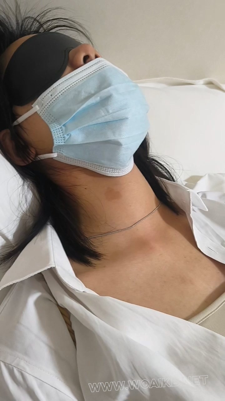 新人小竹下 新人小竹175+有肉感 大学生 身材很好 蝴蝶印花丝 挠脚震动娇喘 shuang到抖 预览图