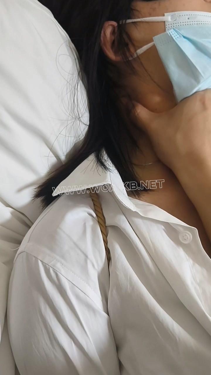 新人小竹下 新人小竹175+有肉感 大学生 身材很好 蝴蝶印花丝 挠脚震动娇喘 shuang到抖 预览图