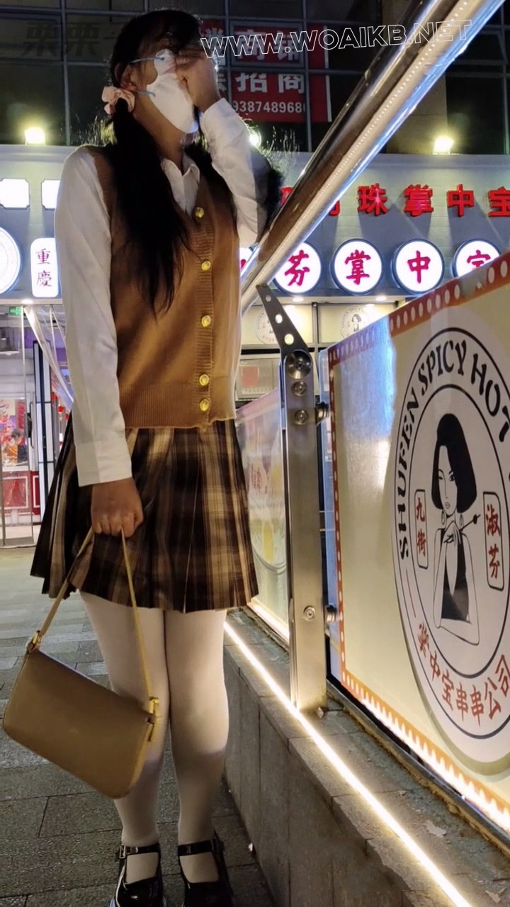 《被欺凌的乖乖女班长 04》 户外强高、街边调教、快乐蛋、龟甲缚、自缚、遥控、反 预览图