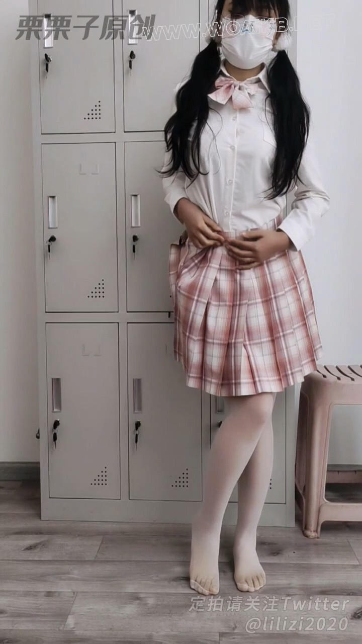 《被欺凌的乖乖女班长 05》 户外强高、马路调教、自缚、快乐蛋、遥控、JK、双马尾 预览图