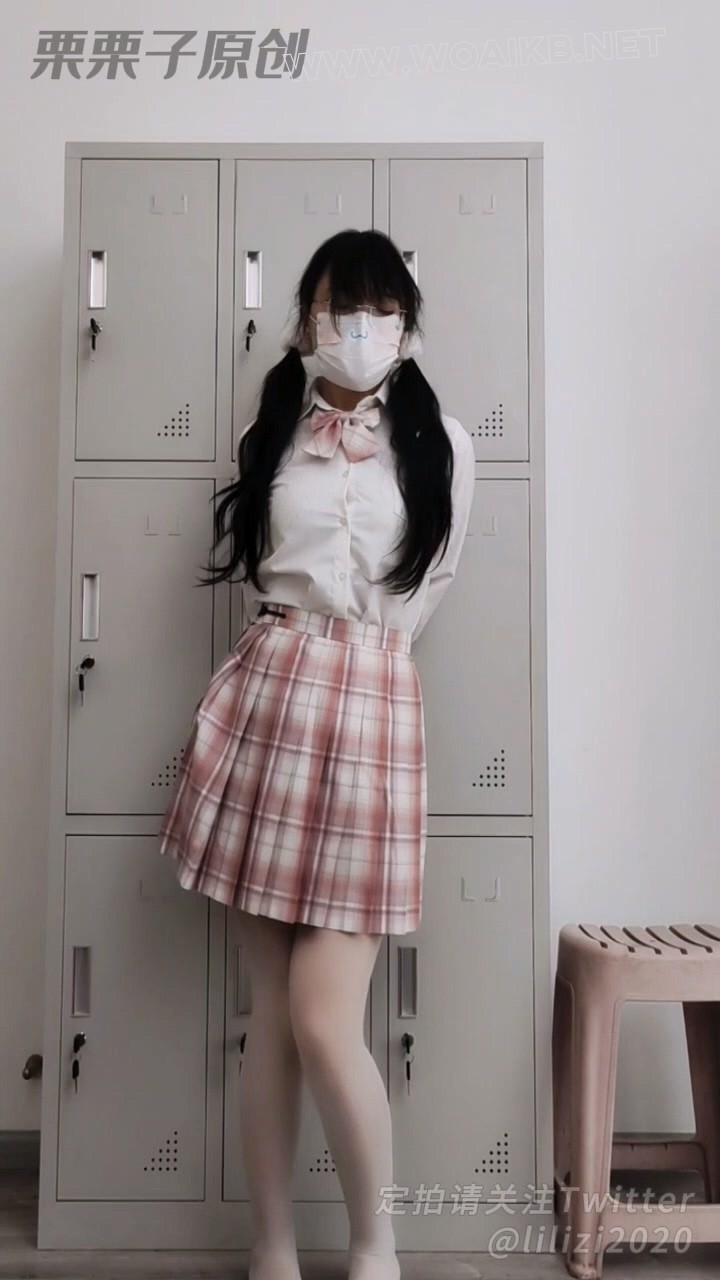 《被欺凌的乖乖女班长 05》 户外强高、马路调教、自缚、快乐蛋、遥控、JK、双马尾 预览图