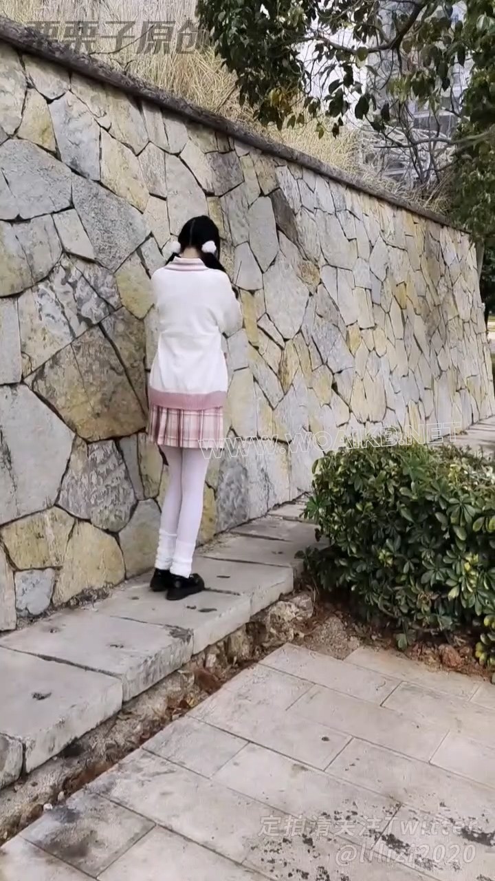 《被欺凌的乖乖女班长 05》 户外强高、马路调教、自缚、快乐蛋、遥控、JK、双马尾 预览图