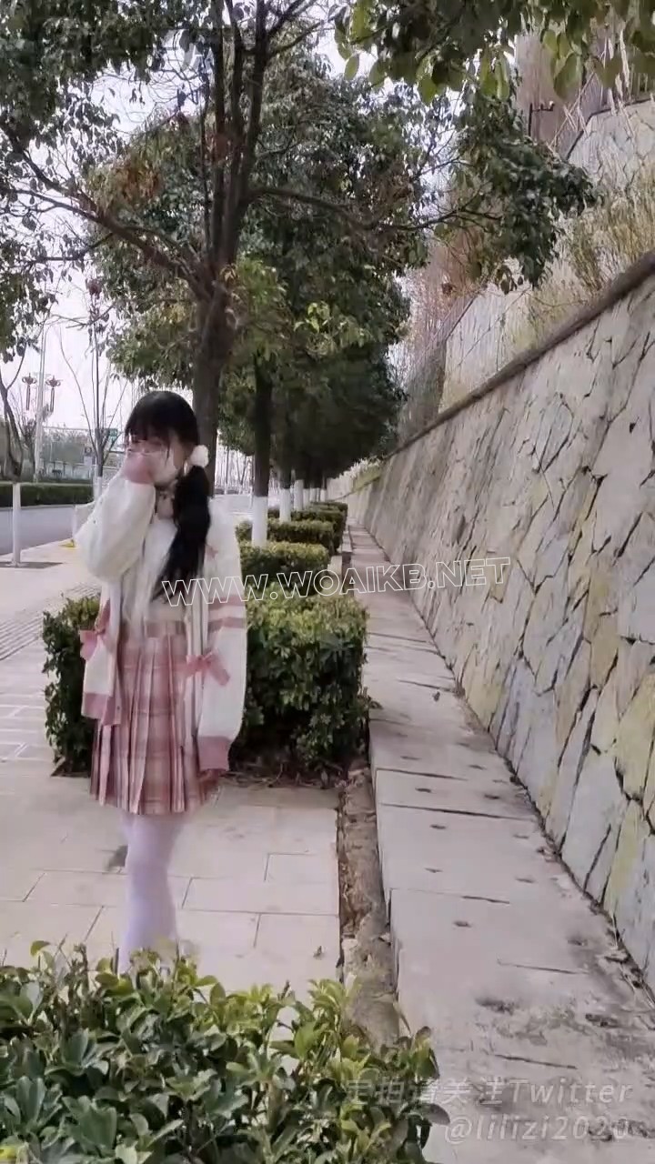 《被欺凌的乖乖女班长 05》 户外强高、马路调教、自缚、快乐蛋、遥控、JK、双马尾 预览图