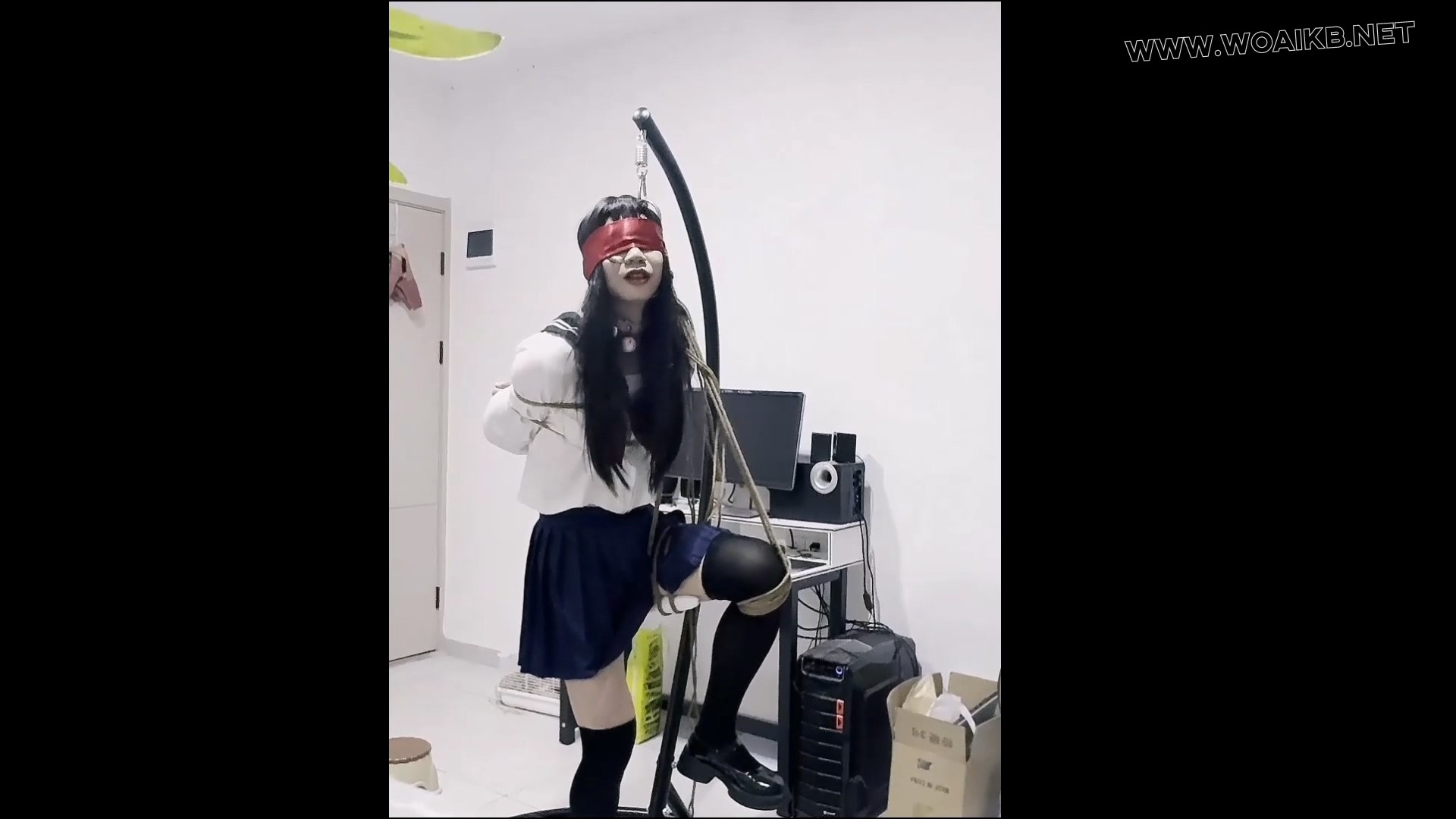 JK过膝袜妹妹的吊缚调教 预览图