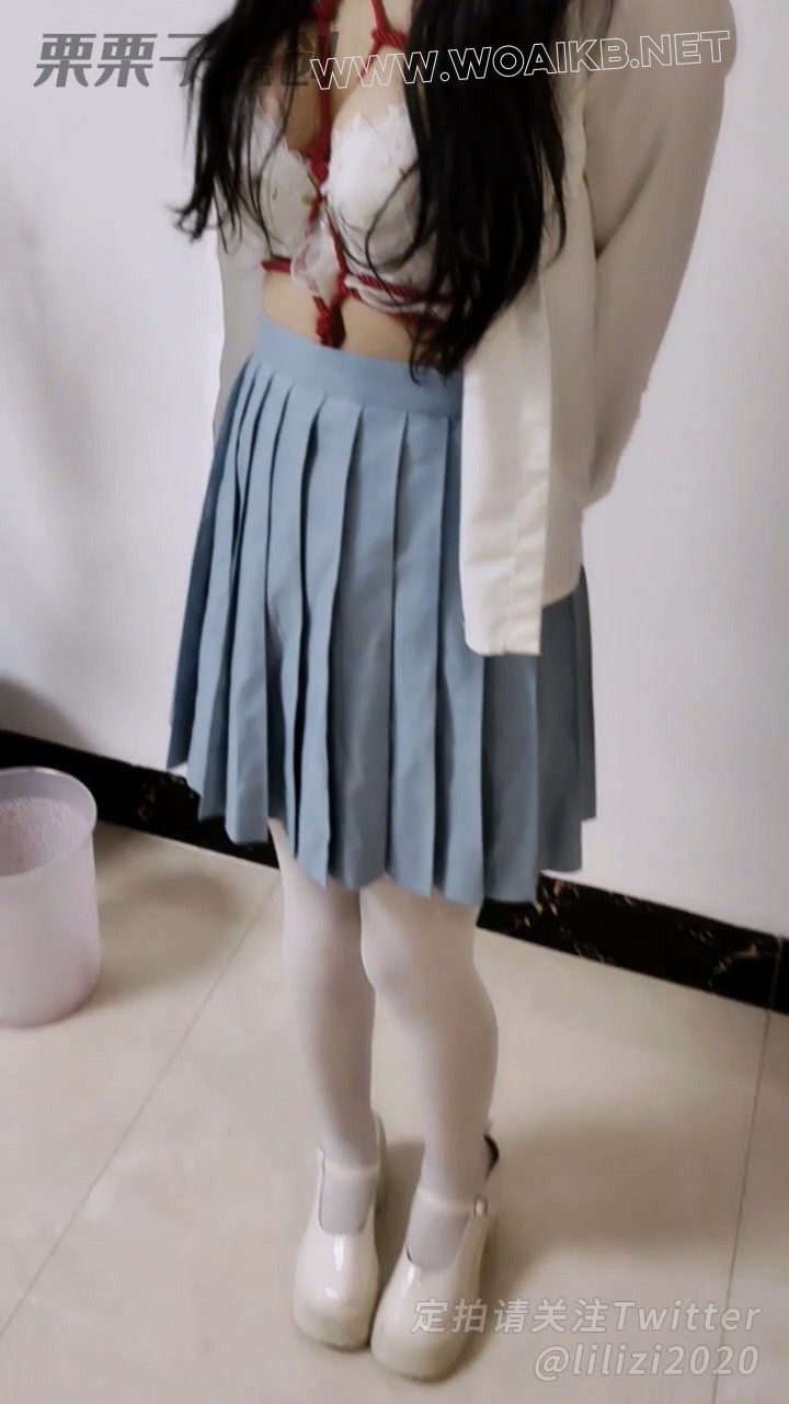 《被欺凌的乖乖女班长 06》 户外强高、街边调教、快乐蛋、龟甲缚、遥控、反复强高 预览图