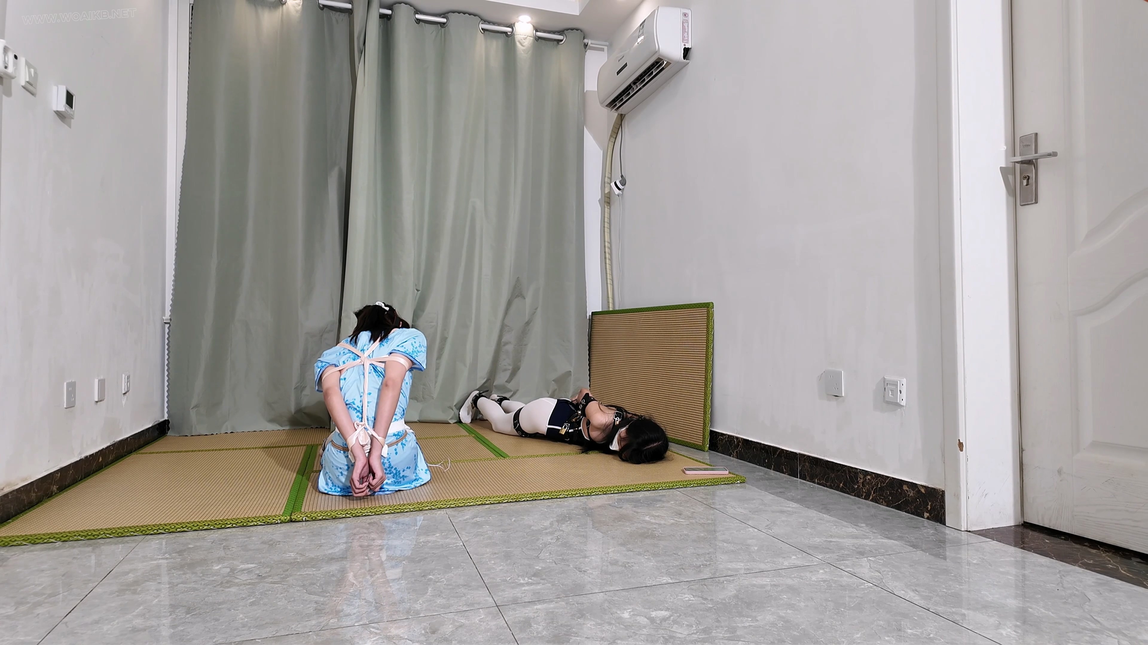 双人脱缚挑战上 亲姐妹合作挣扎开锁逃脱 声控大尺寸小怪兽 ai电击器 极具恶趣味 预览图