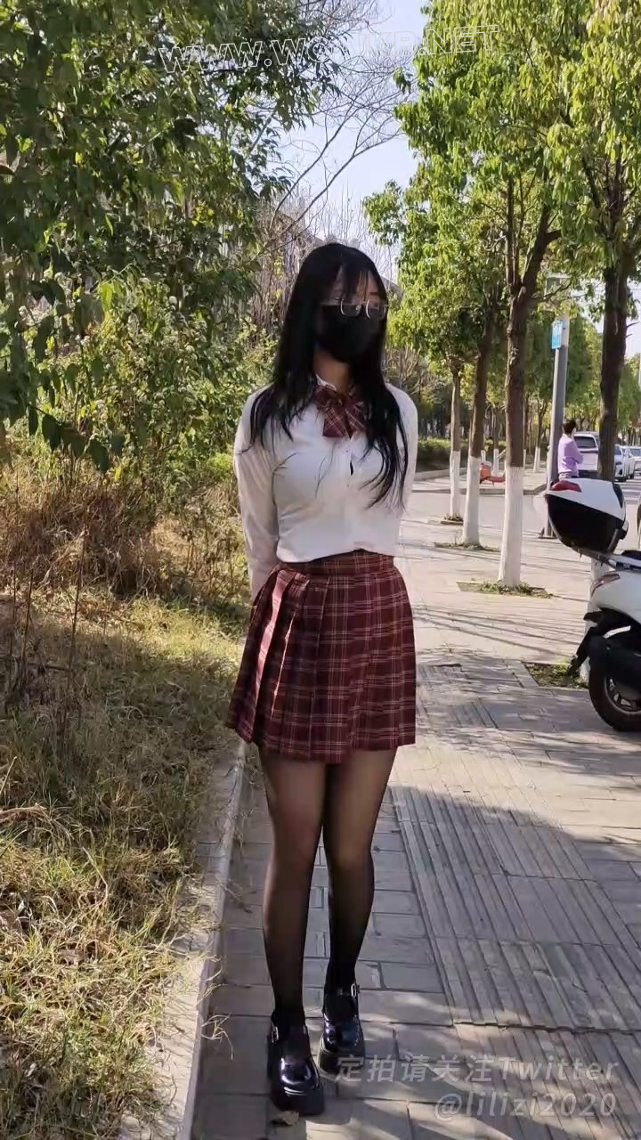 《被欺凌的乖乖女班长 07》 户外强高、路边强高、潮CUI、小区失禁、快乐蛋控制、JK 预览图