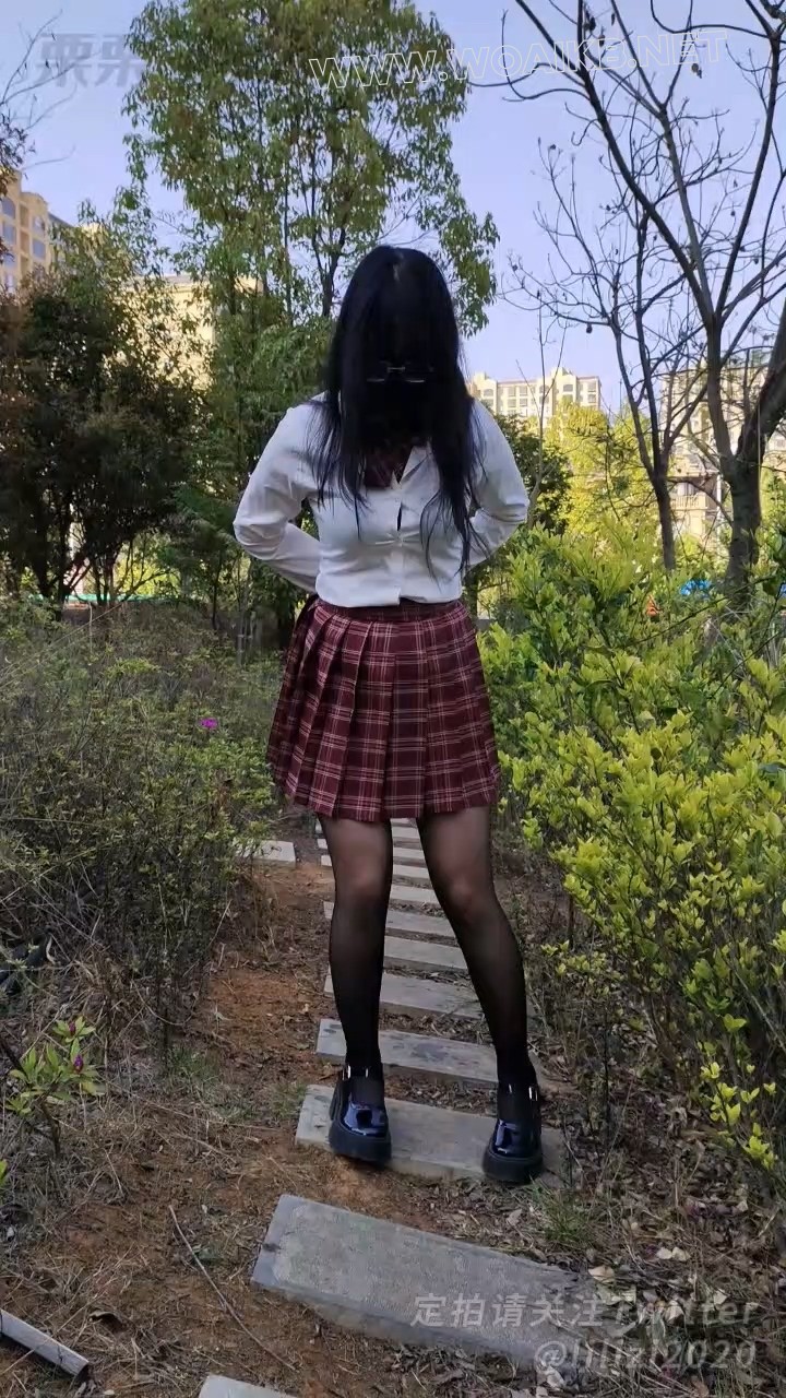 《被欺凌的乖乖女班长 07》 户外强高、路边强高、潮CUI、小区失禁、快乐蛋控制、JK 预览图