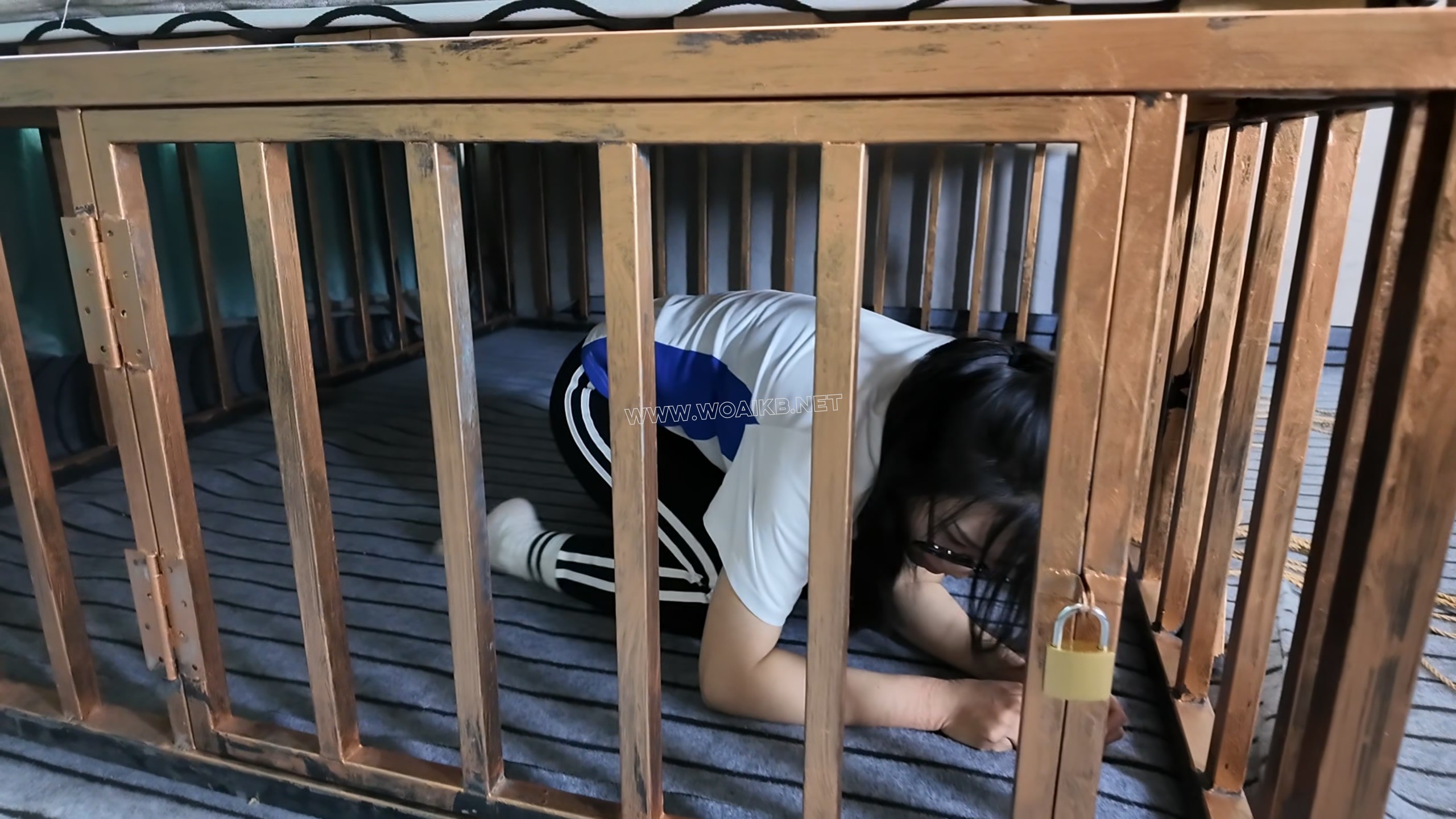 小遥打屁股 预览图
