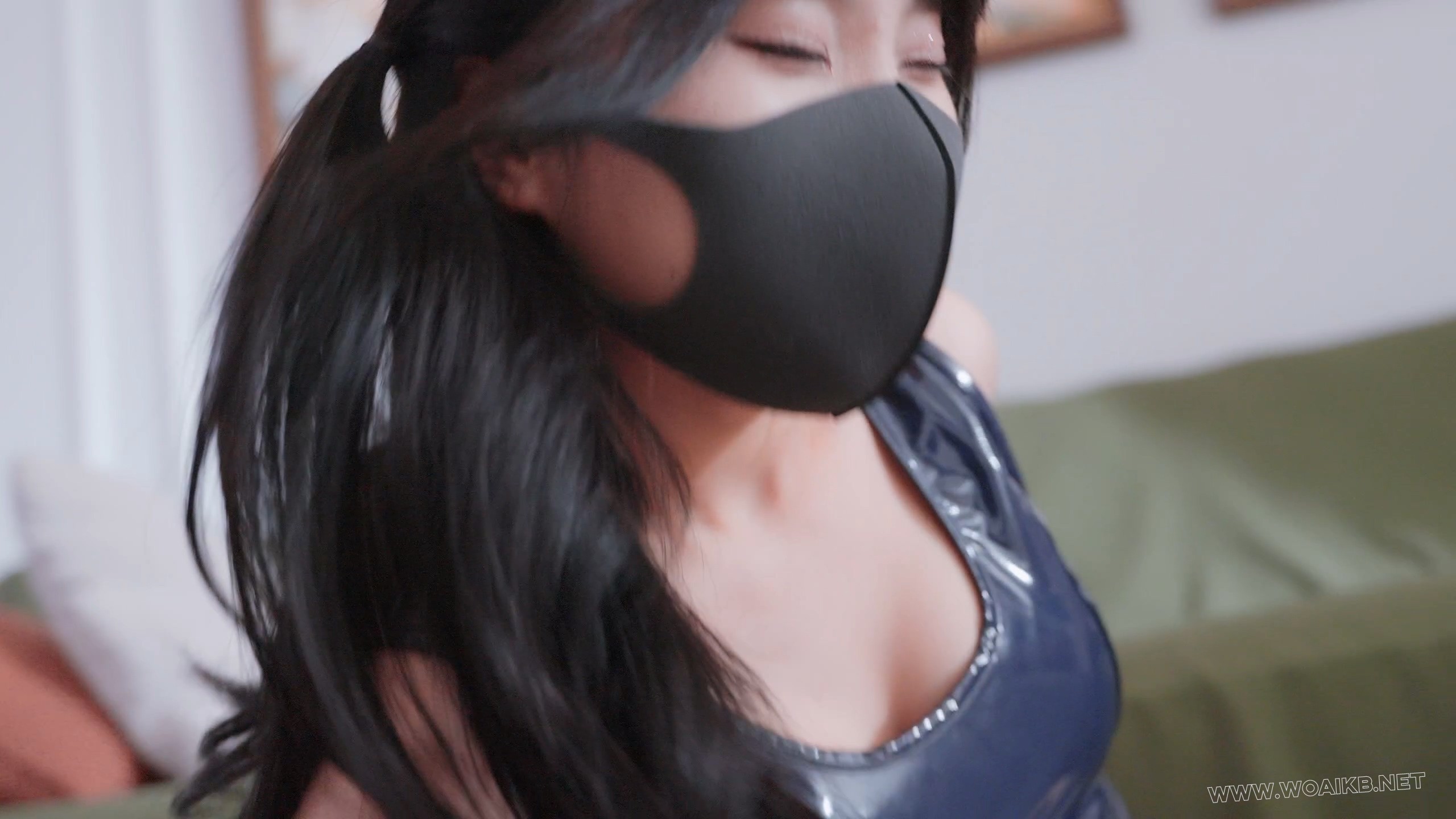《痴汉与少女（中）》潜入少女家撬锁迷晕，风油精涂抹股绳刺激、被迫羞耻脱衣、吊 预览图
