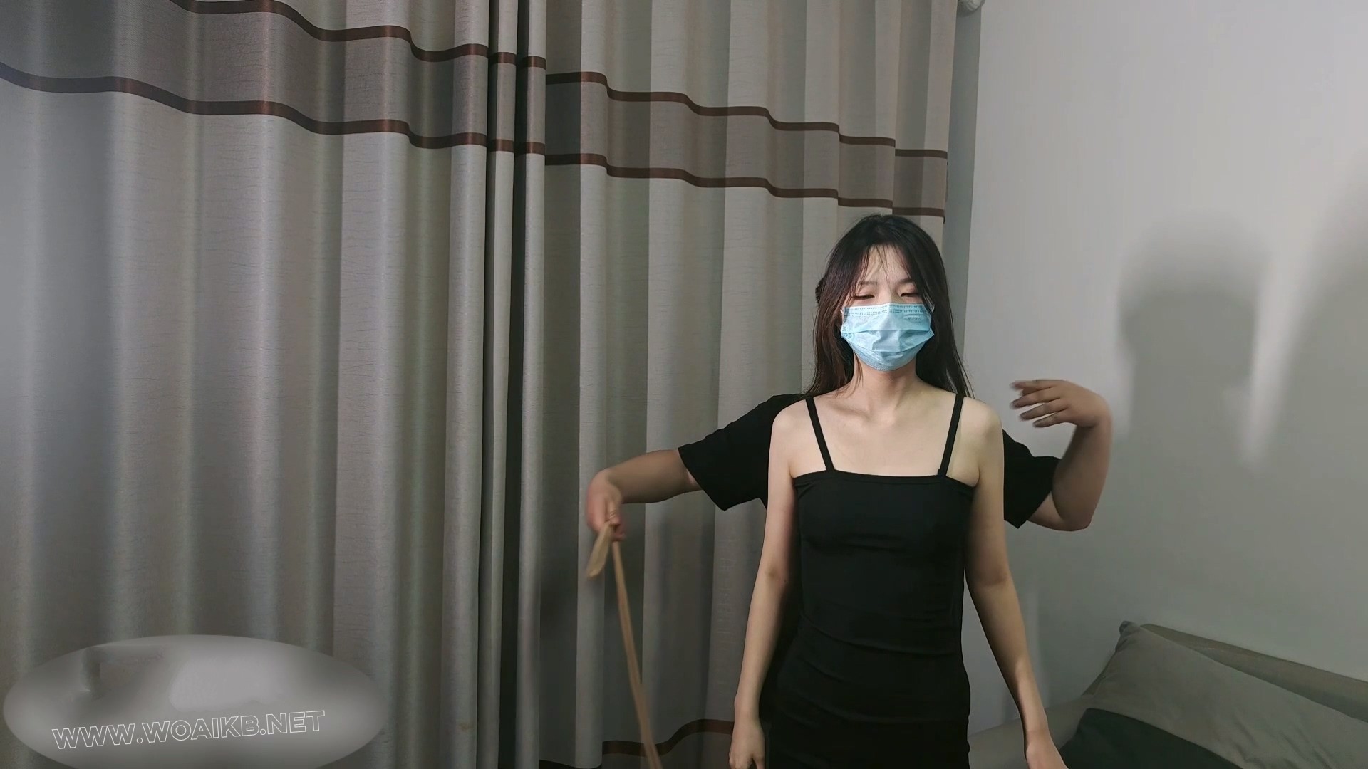 模特桃桃 掐脖子+玩胸+震动+强高+打屁股=有当小狗的天赋 预览图