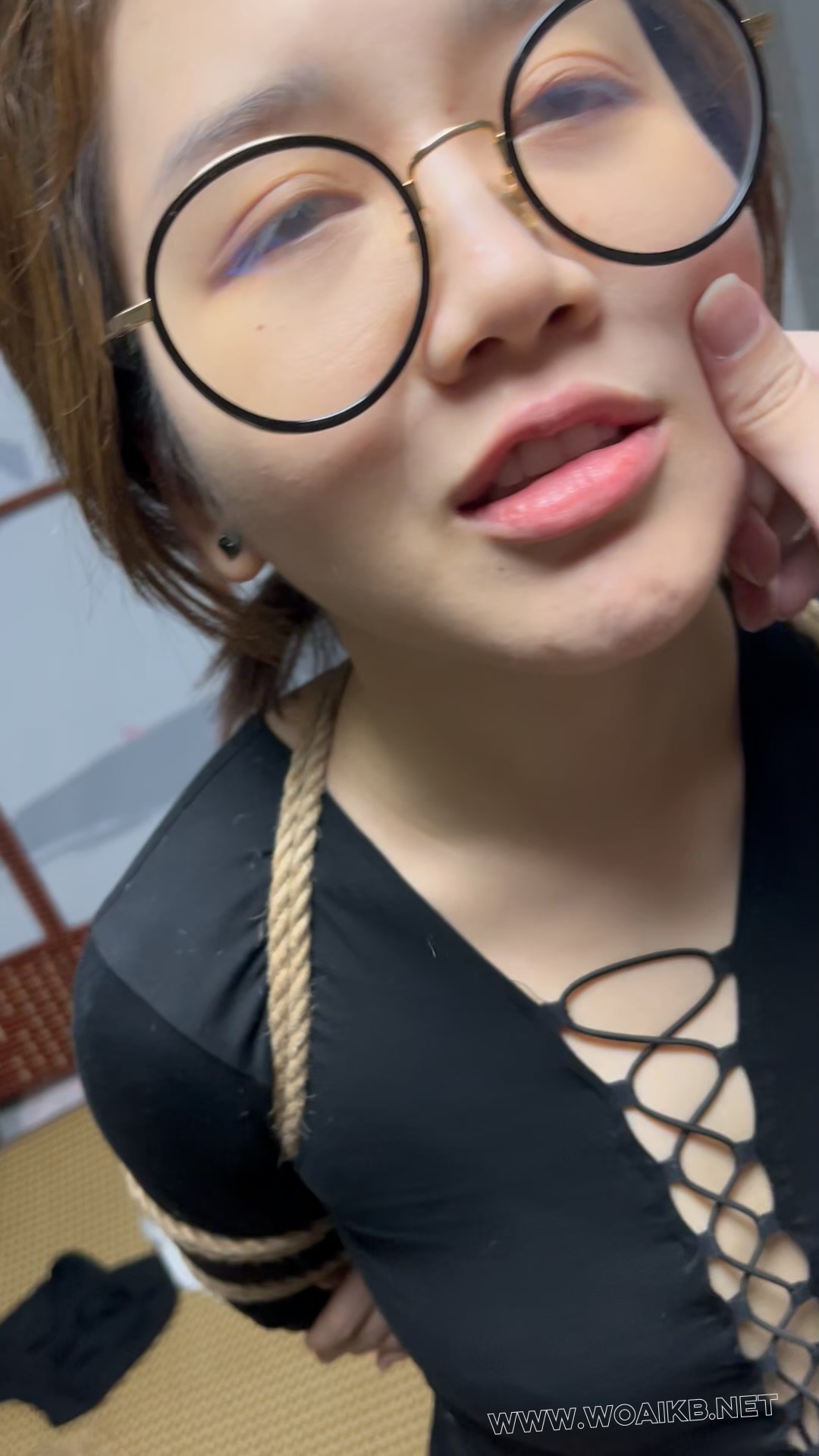 线下真实调教之超漂亮“萝莉姐姐”的求调教之旅！强制踮脚+棒棒顶住+舌钉负重+打 预览图