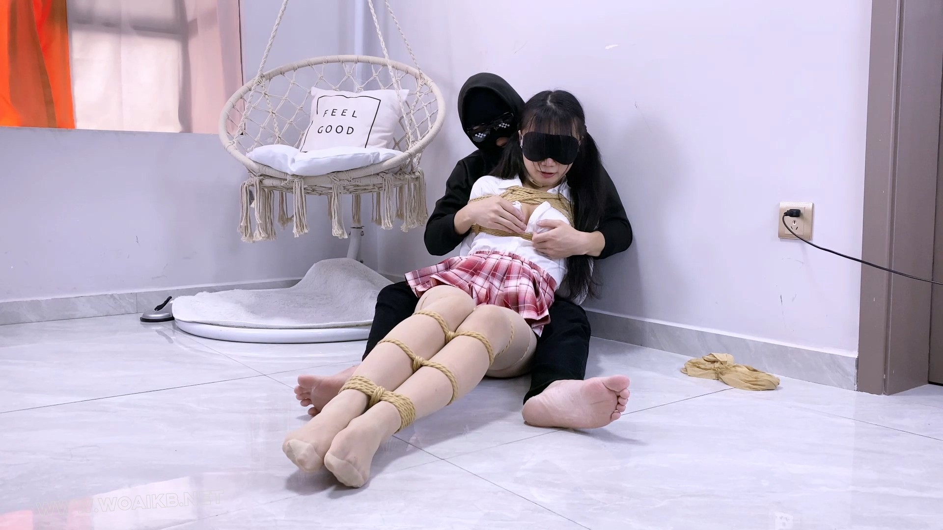 这只可爱的小萝莉真不乖呢~得好好训练一下 预览图