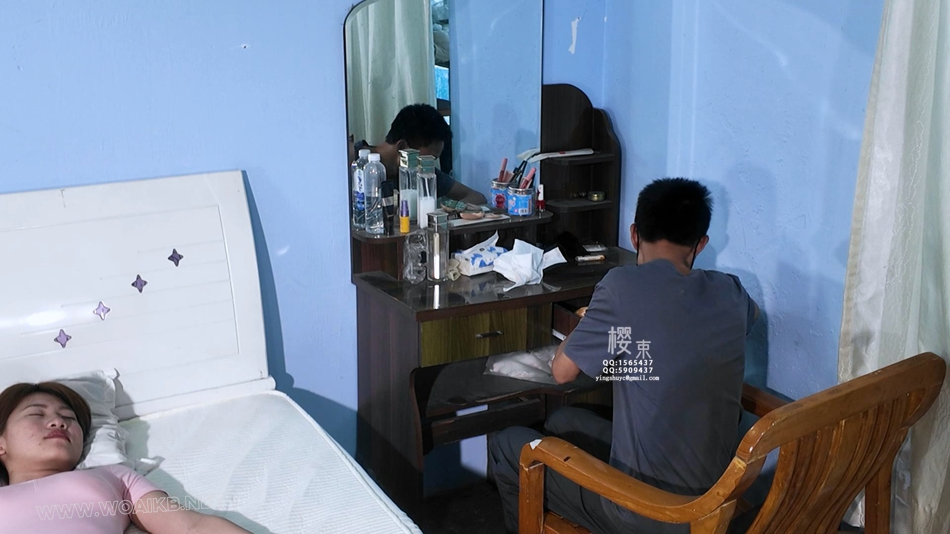 姐妹花被歹徒入室捆绑玩弄！胶带封嘴！狂挠白丝脚心折磨！ 《姐妹俩的劫难日》歹徒 预览图