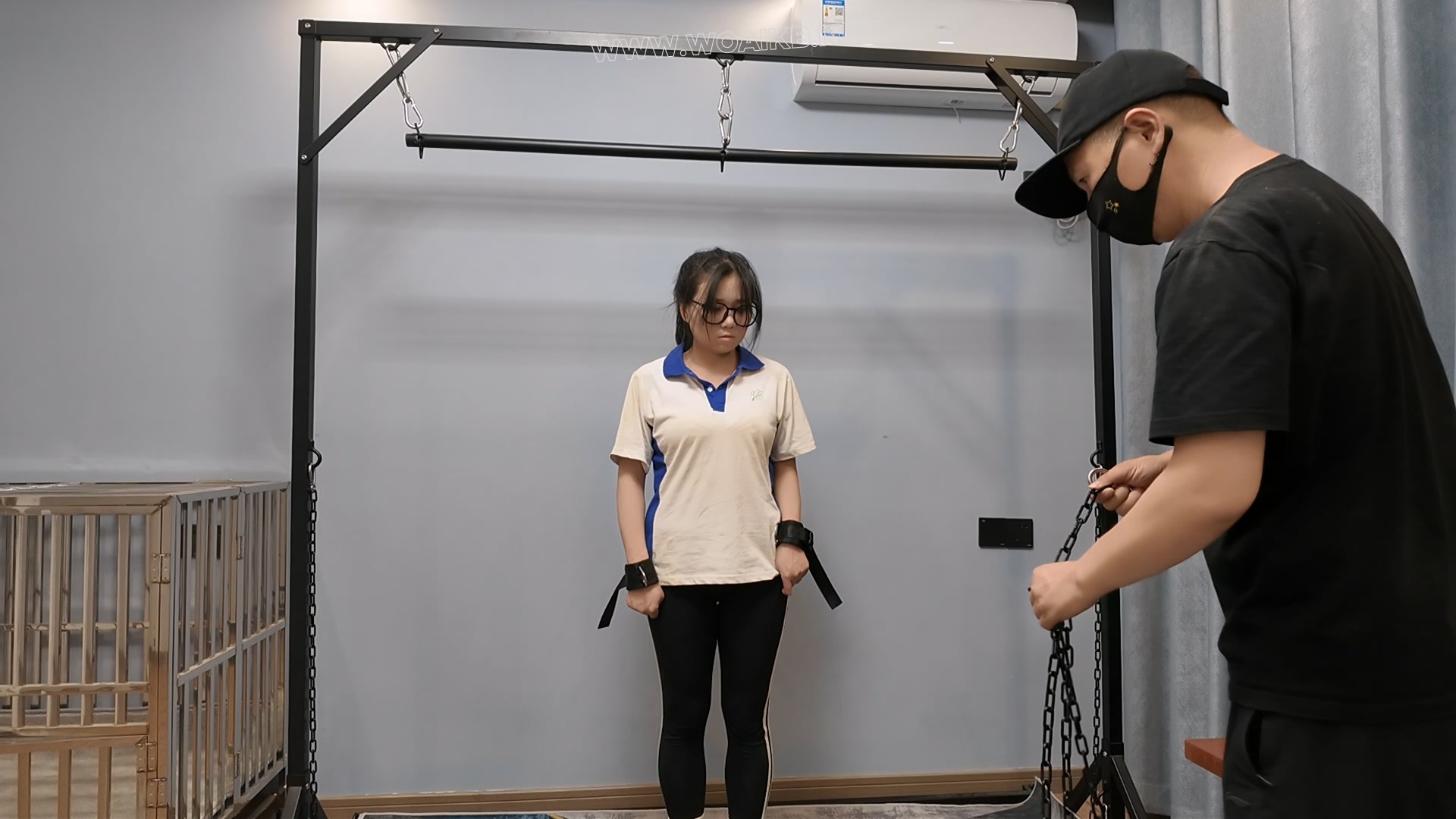 再次惩罚小遥 预览图