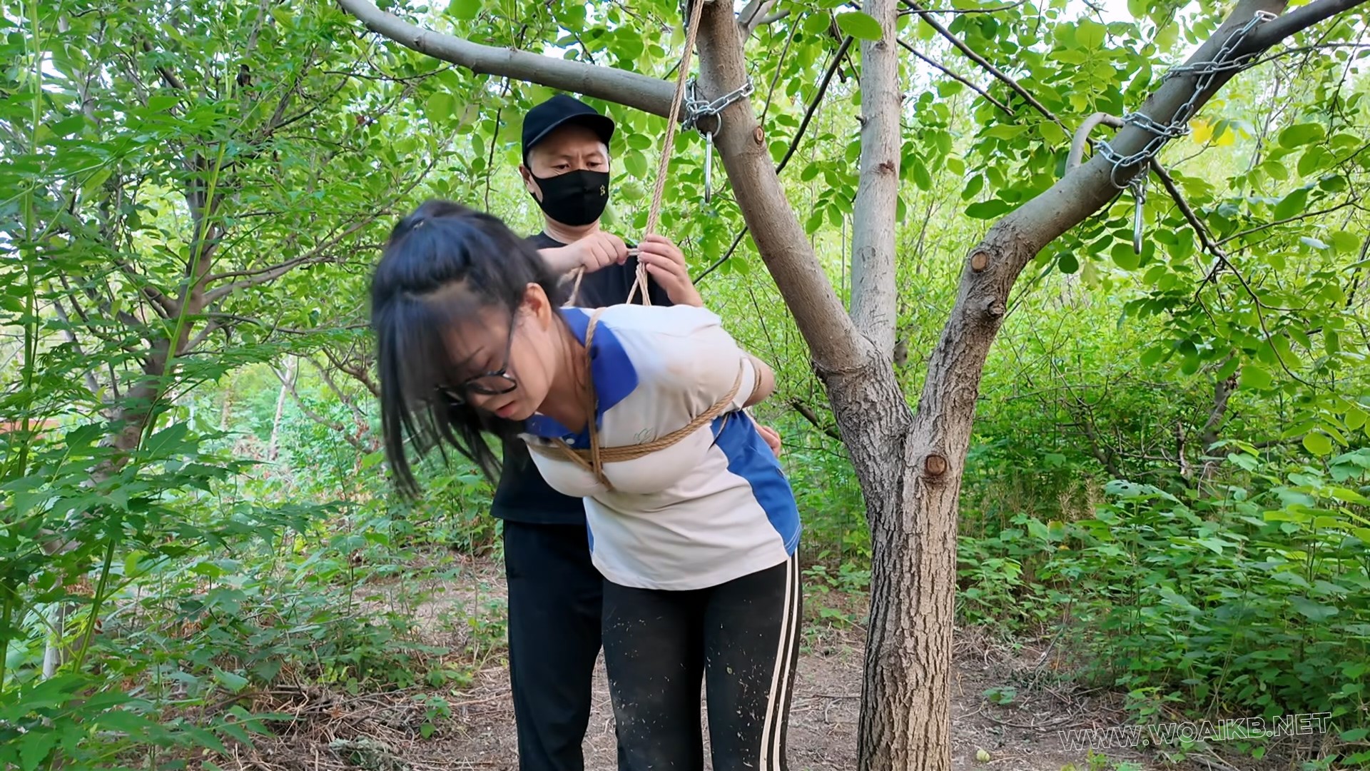 再次惩罚小遥 预览图