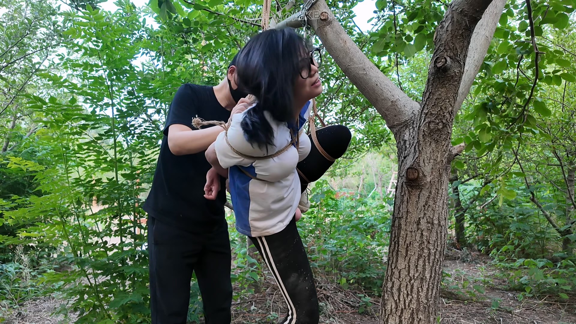 再次惩罚小遥 预览图