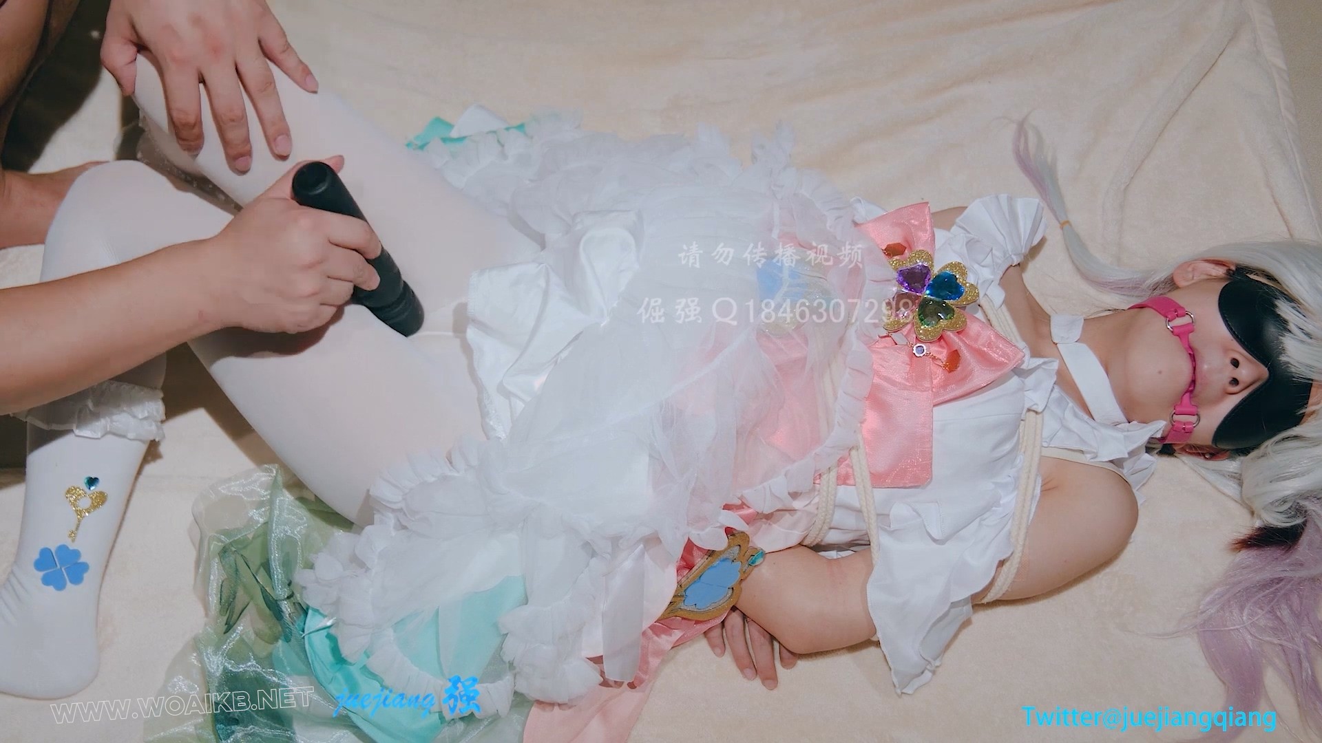 小琦cos单腿吊缚震震定拍 预览图