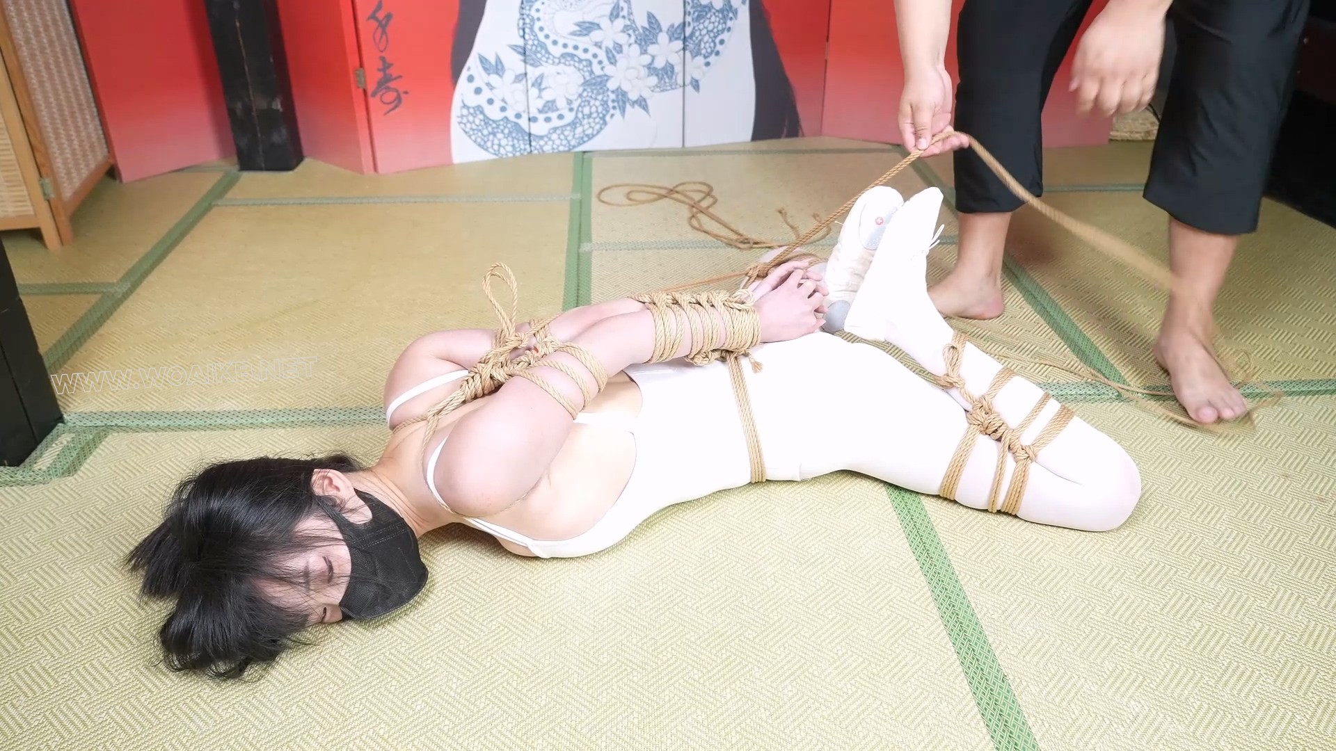 嗷嗷-体操服大袜，直臂并肘驷马，猛攻！ 预览图