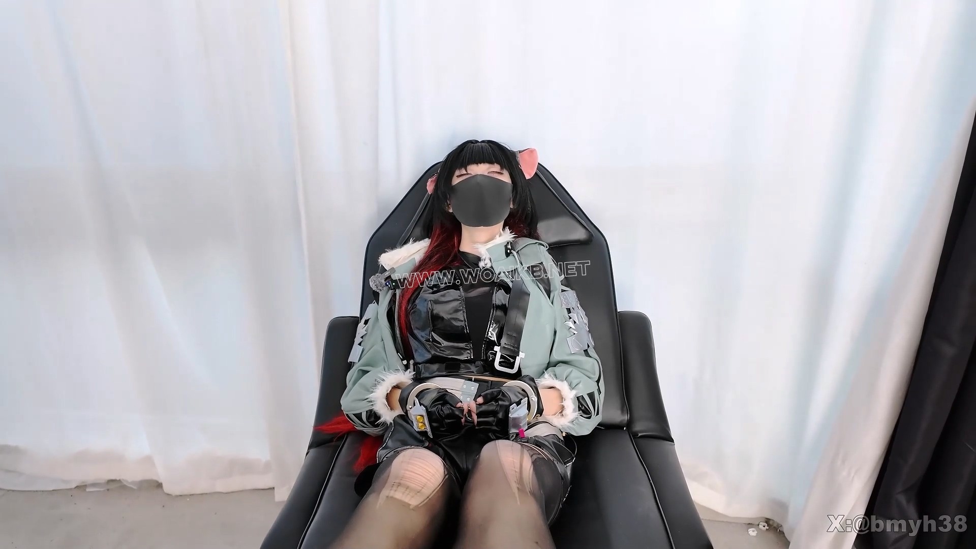 简杜小姐姐的TK游戏 COS 简杜 TK 多人挠痒 腋下腰部攻击 多重工具 脚部特写 敏感小 预览图