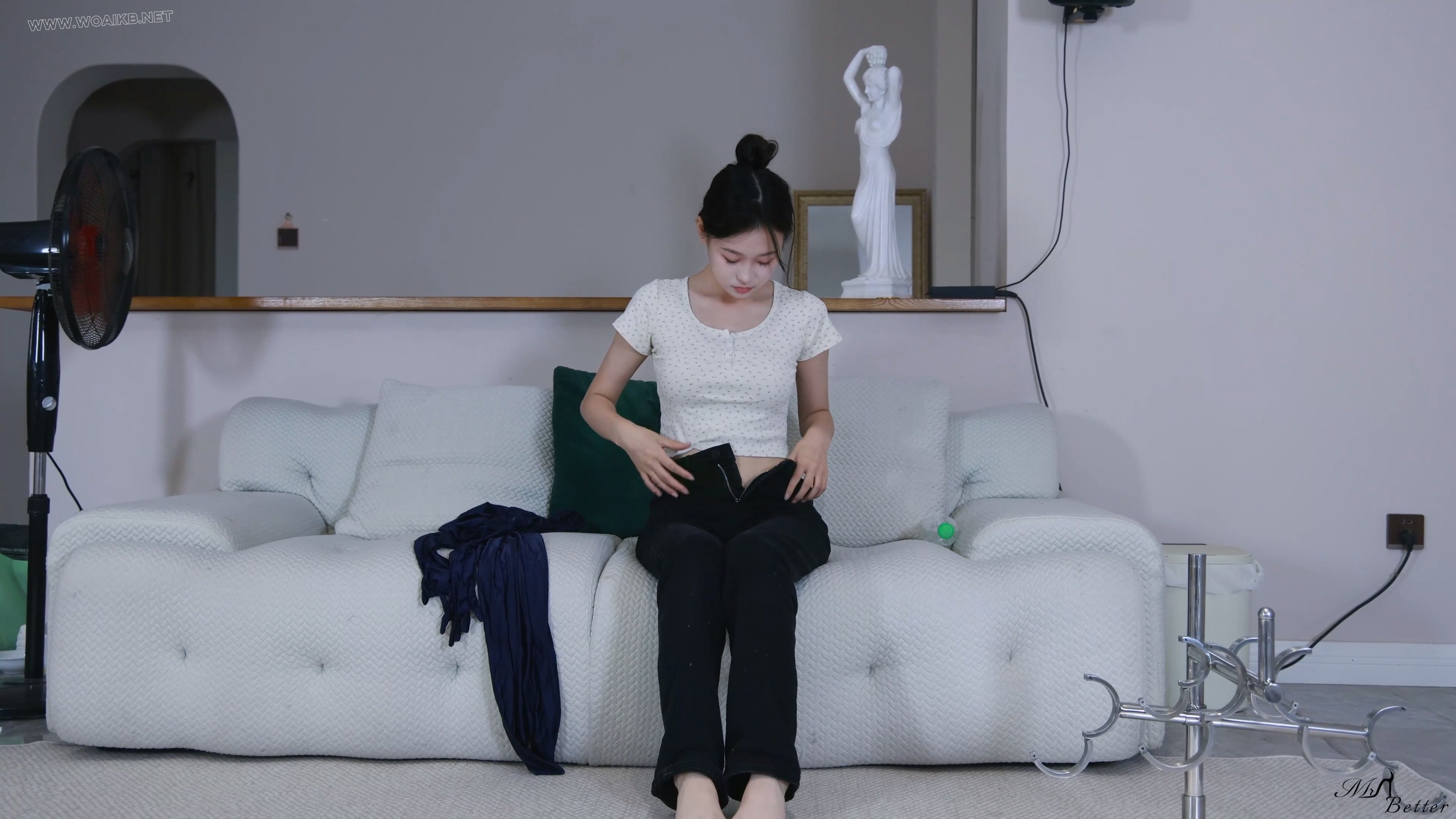 倩倩紧身衣驷马架 预览图