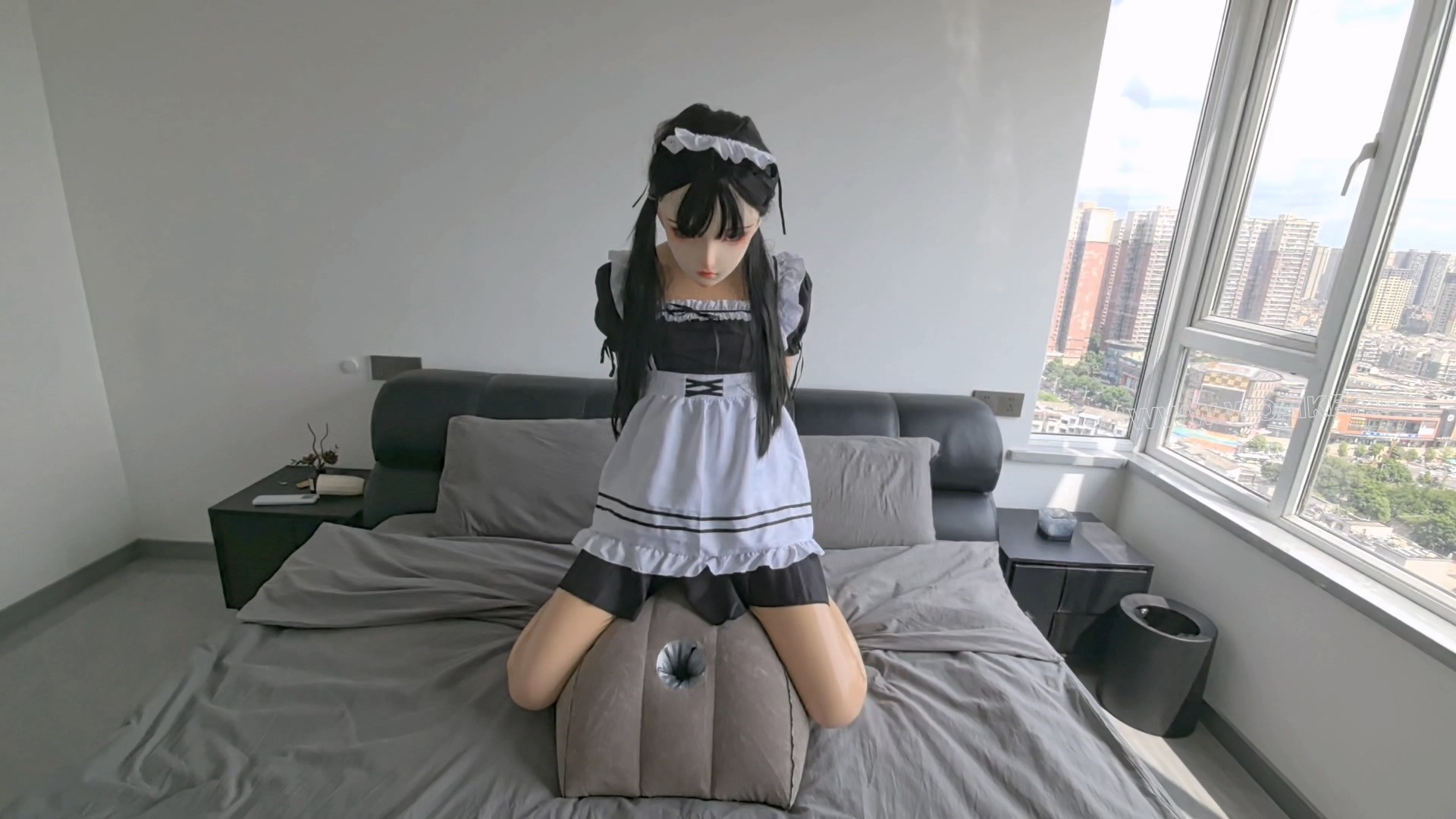 【FXX-人偶女友-04】肤色乳胶衣YYDS 胶衣女仆真的是sao出天际 什么都往里放只会… 预览图