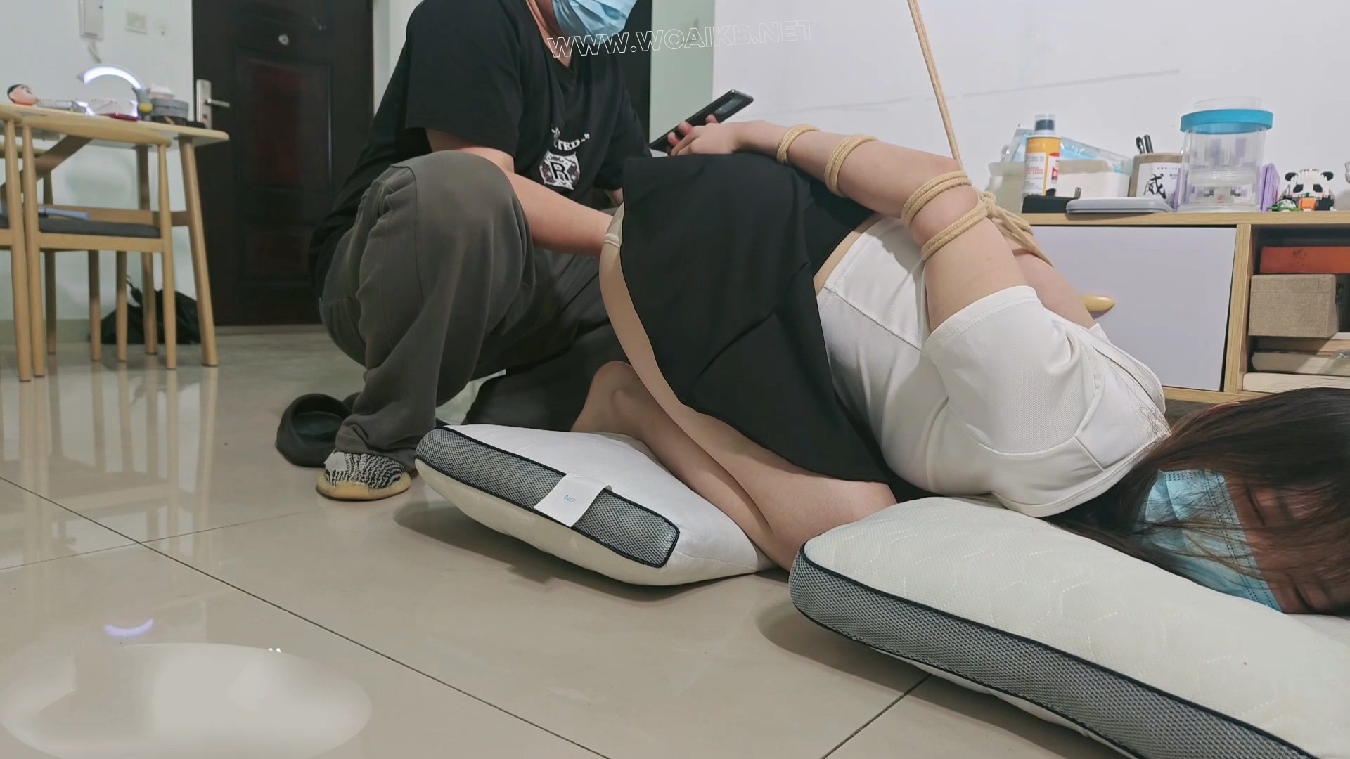 模特桃桃 直臂捆绑 强行跪姿 远程震动+远程吮吸 强高 预览图
