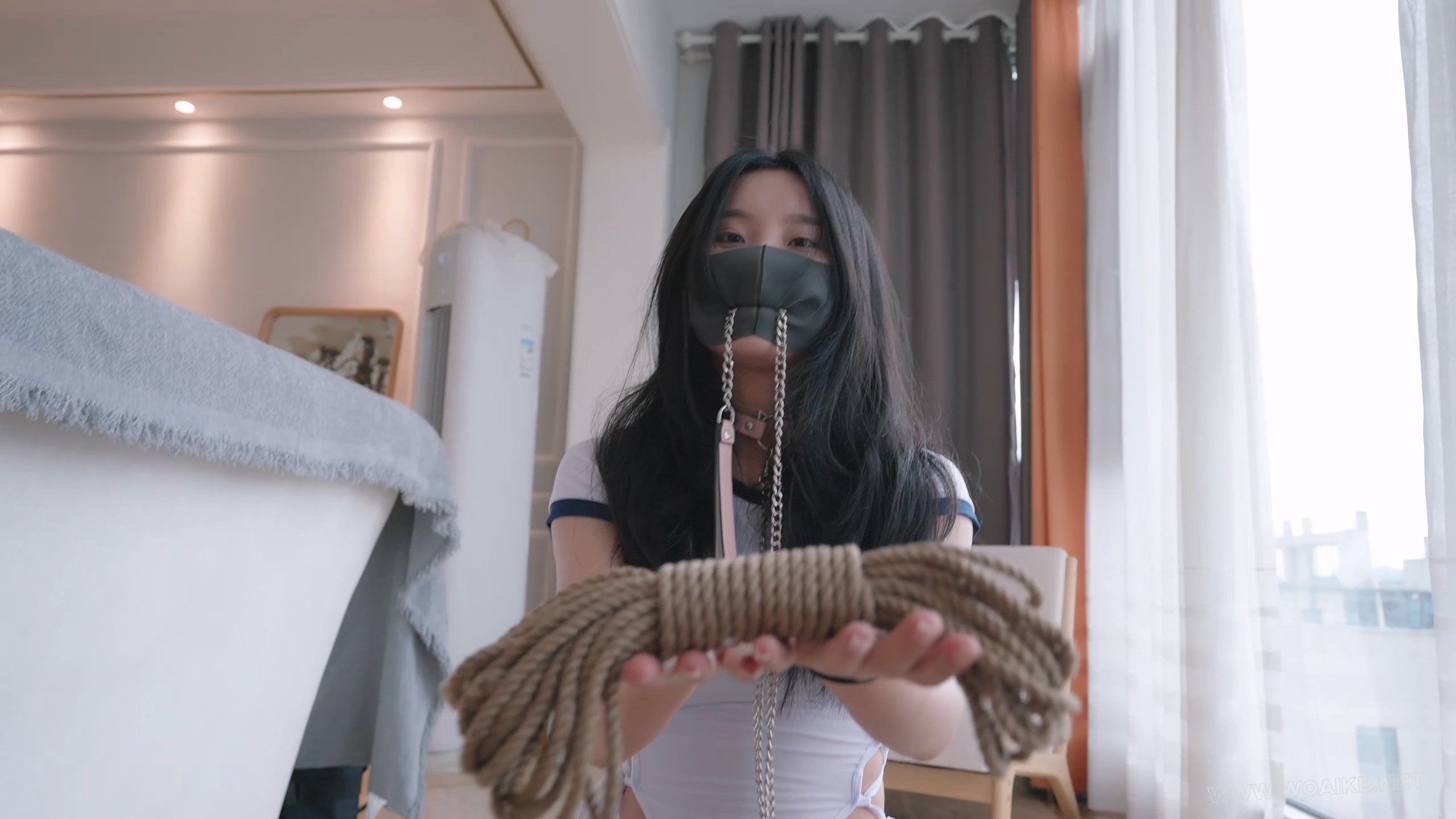 《痴汉与少女》（下）K9小狗日常训练+狗碗喂食喝奶+口球收集口水+浴室冲洗+毛巾盖 预览图