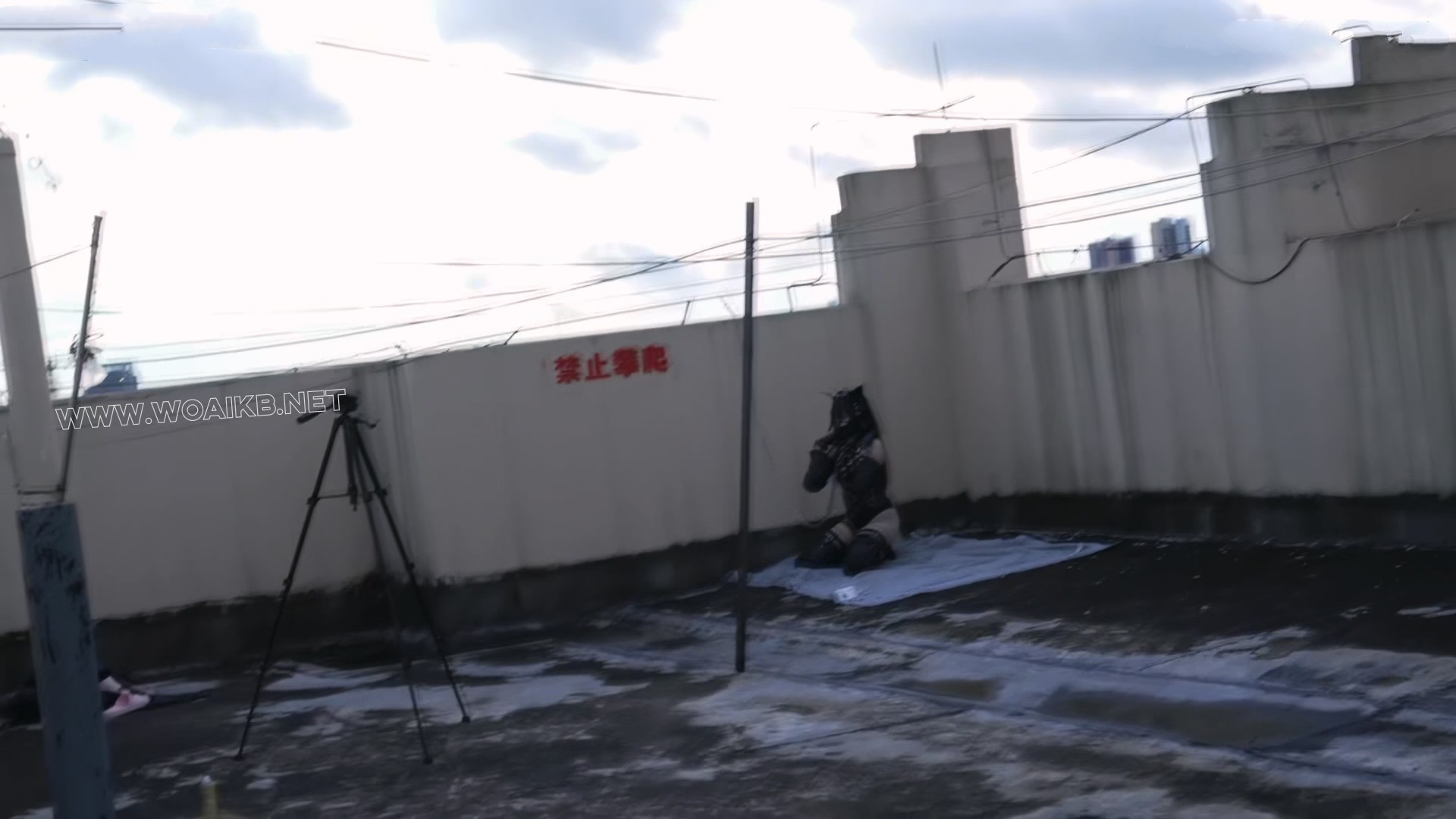 奴隶计划B4 记录真实SM调教 萱萱K9户外天台露出 户外放置 锁链限制 天台遛狗 内入… 封面图