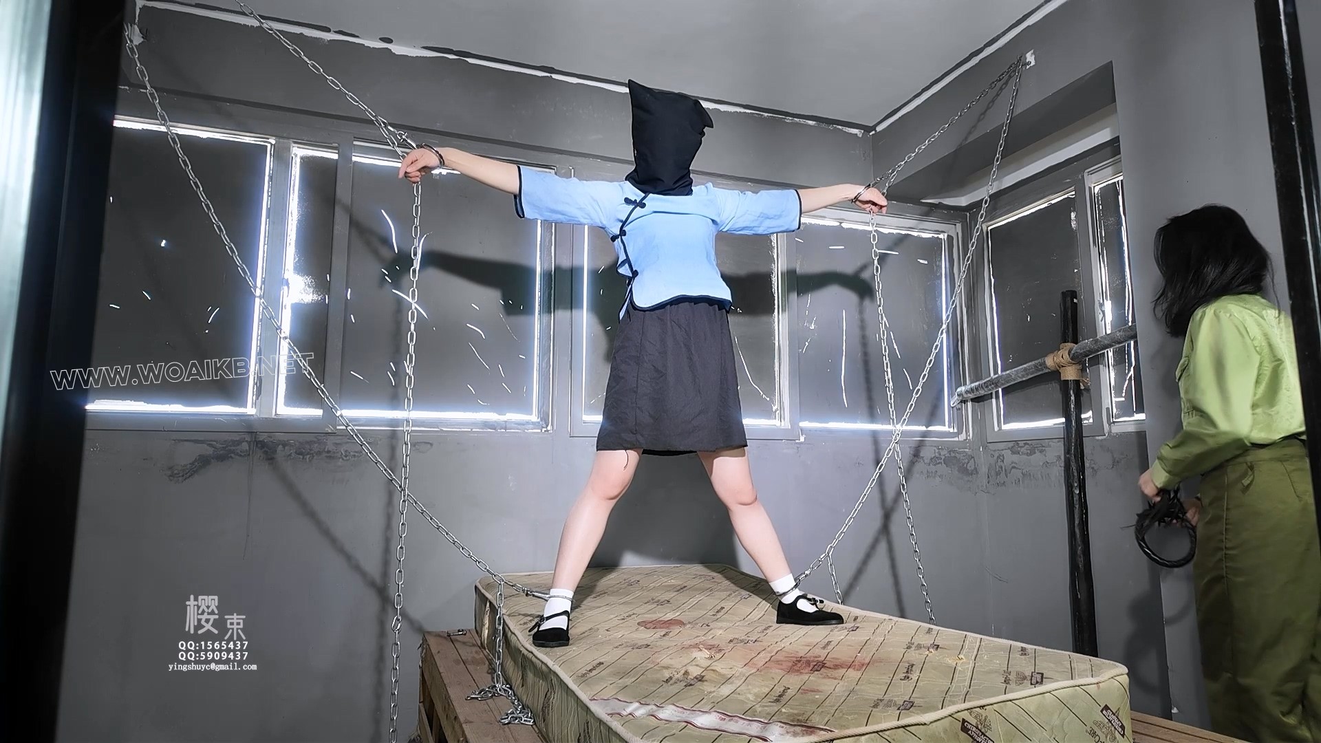 女学生被牢房酷刑审讯电击鞭打折磨！棒棒吸乳器羞辱强G！充气口塞充气口水拉丝流出… 封面图
