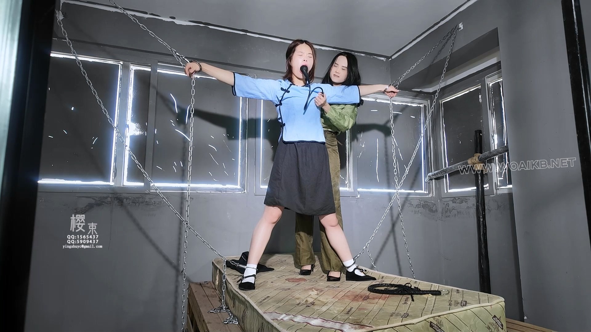 女学生被牢房酷刑审讯电击鞭打折磨！棒棒吸乳器羞辱强G！充气口塞充气口水拉丝流出 预览图