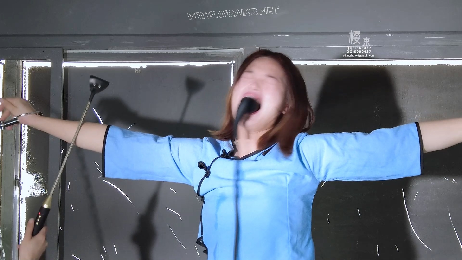 女学生被牢房酷刑审讯电击鞭打折磨！棒棒吸乳器羞辱强G！充气口塞充气口水拉丝流出 预览图