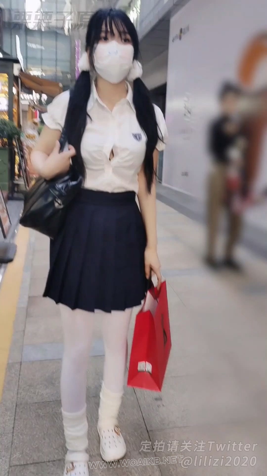 《沦为玩具的双马尾小M 02》 户外强高、公共厕所失禁、户外遥控调教、快乐蛋、JK、 预览图