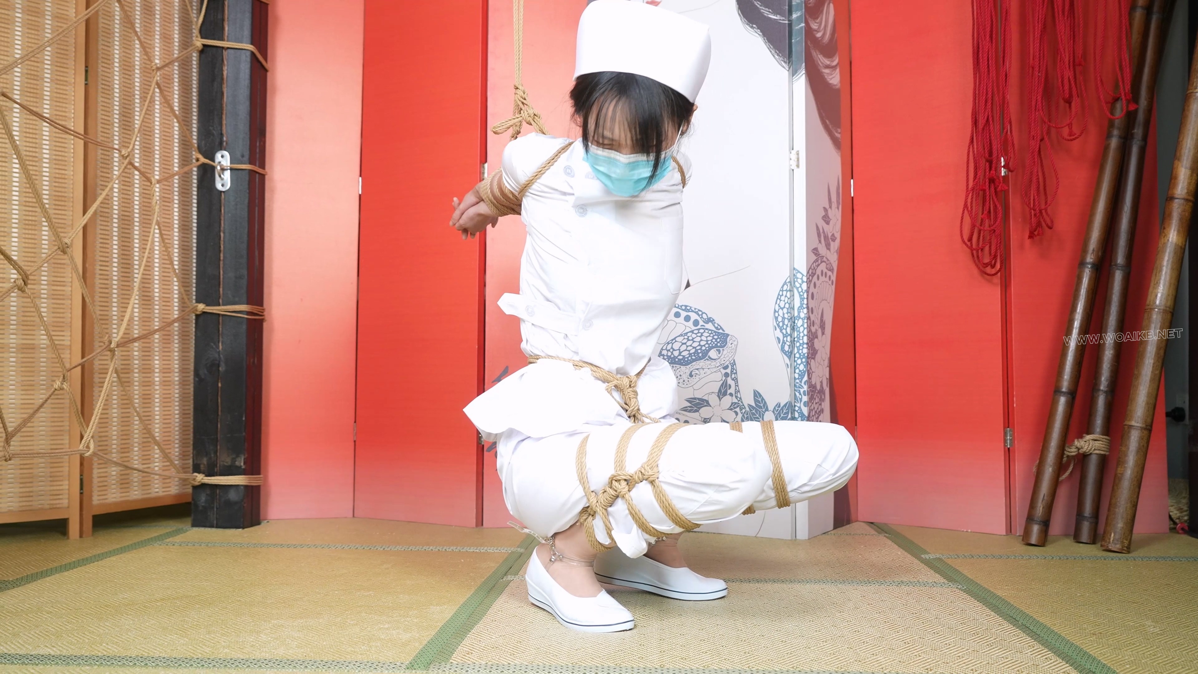 嗷嗷-护士服，强制踮脚放置！ 预览图