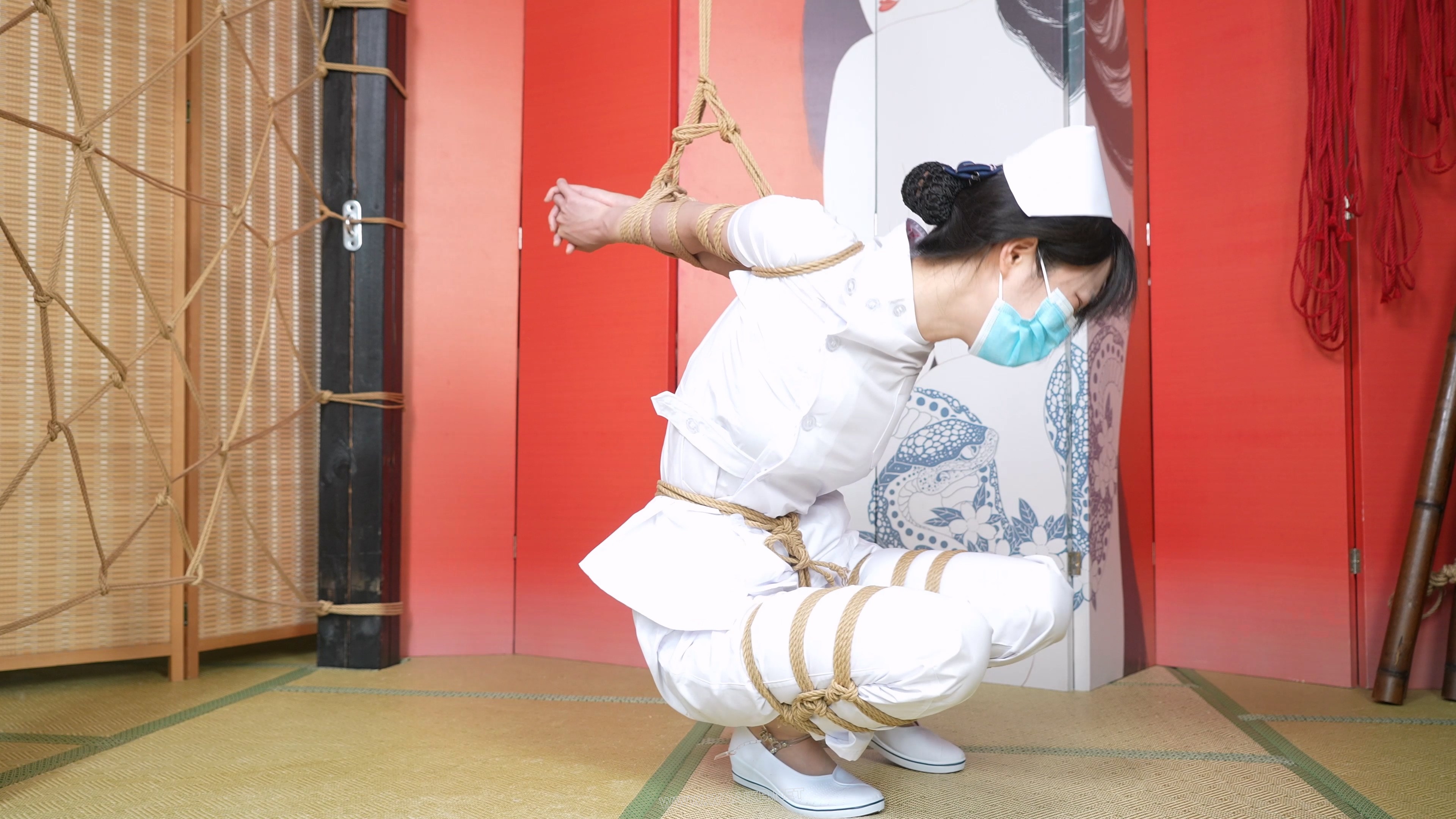 嗷嗷-护士服，强制踮脚放置！ 预览图