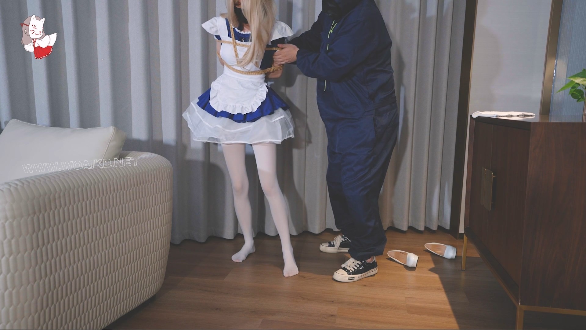 金发白丝小女仆，偷偷zw被发现后紧缚捆绑带走，放置捆绑重度SP+多次止寸， 高跟美 预览图