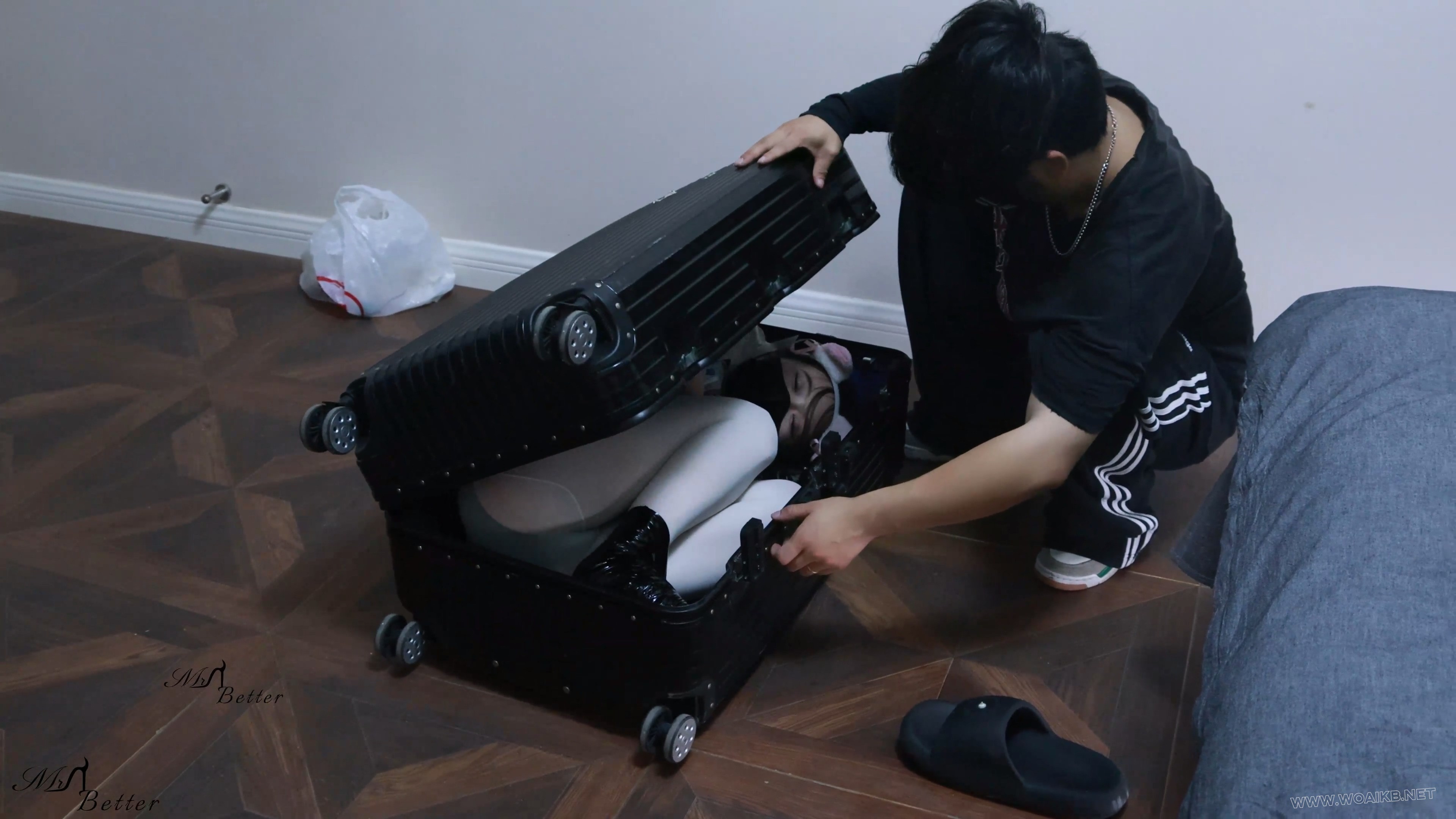 特殊的“玩具” 预览图