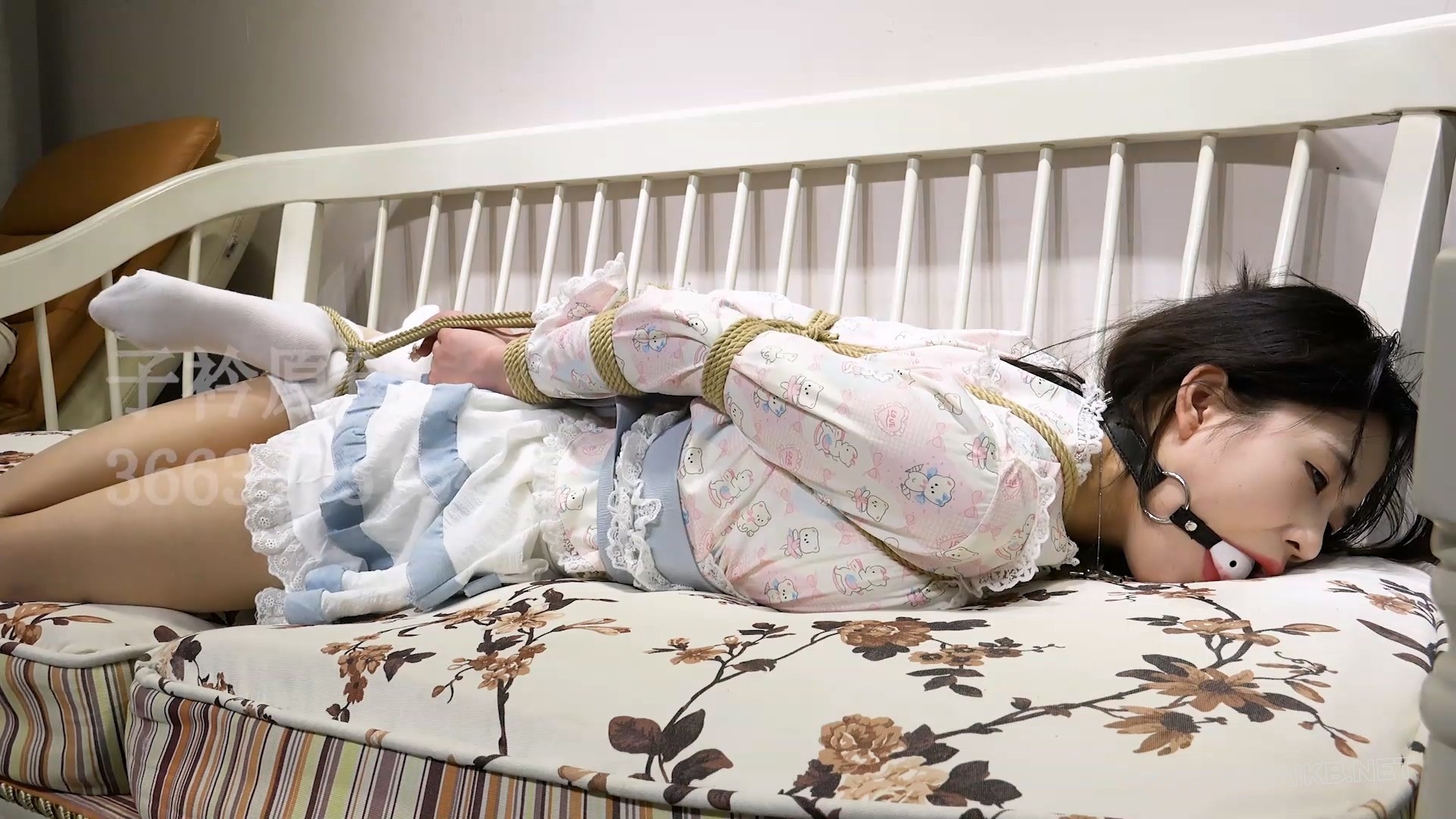 朵朵 直臂驷马口球 TK挠脚 反应太大了 预览图