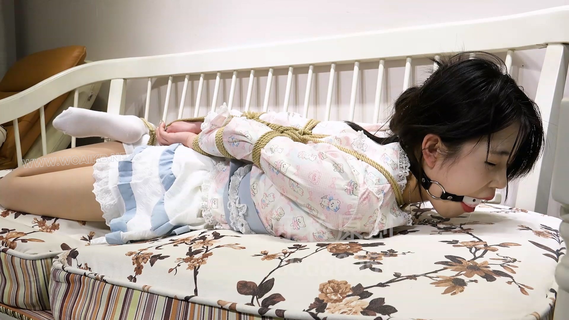 朵朵 直臂驷马口球 TK挠脚 反应太大了 预览图