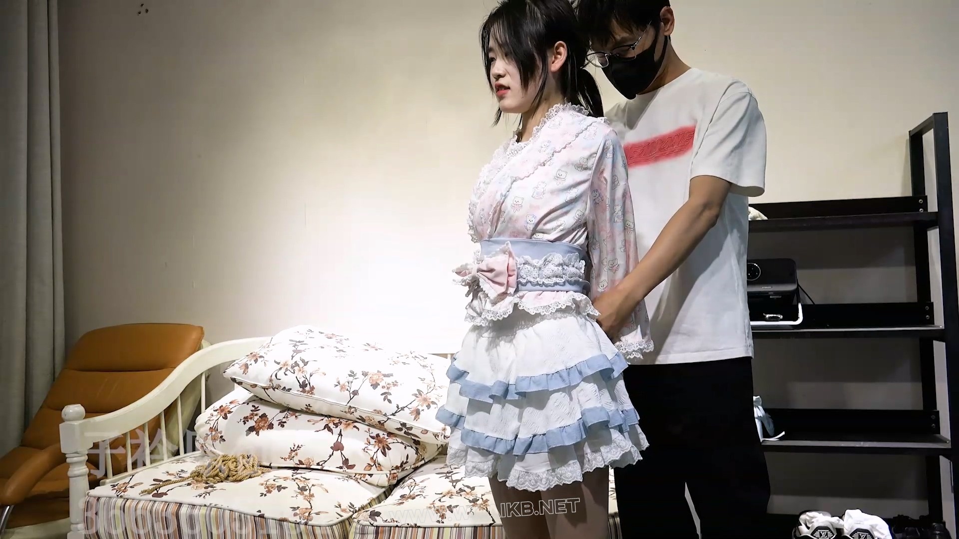 朵朵 直臂驷马口球 TK挠脚 反应太大了 预览图
