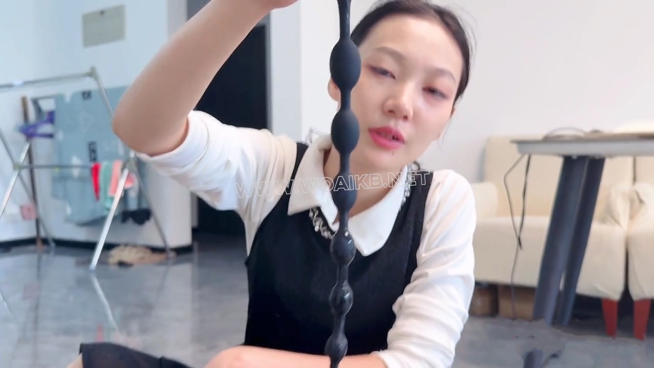 后庭拉珠强虐女领导 预览图