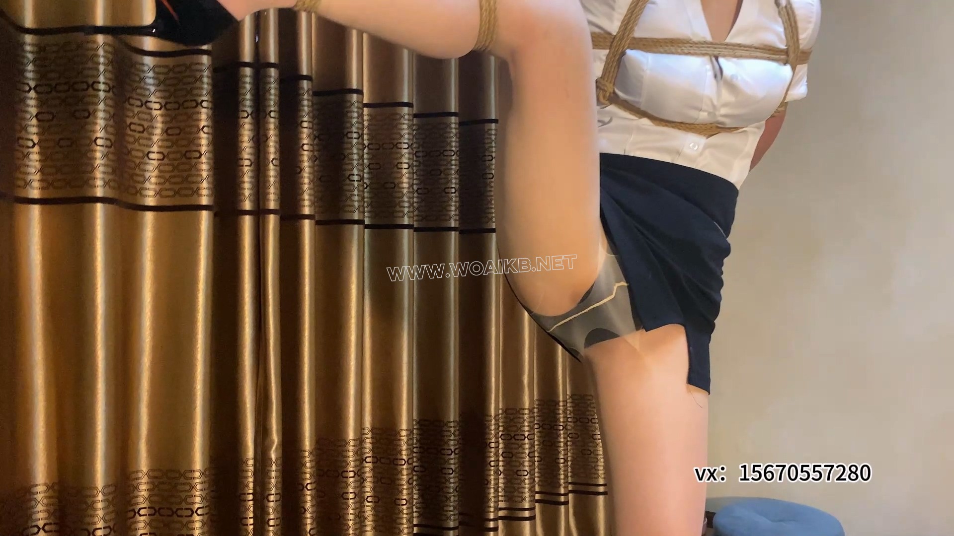 真实女教师夏可暑假在工作室做小狗。 预览图