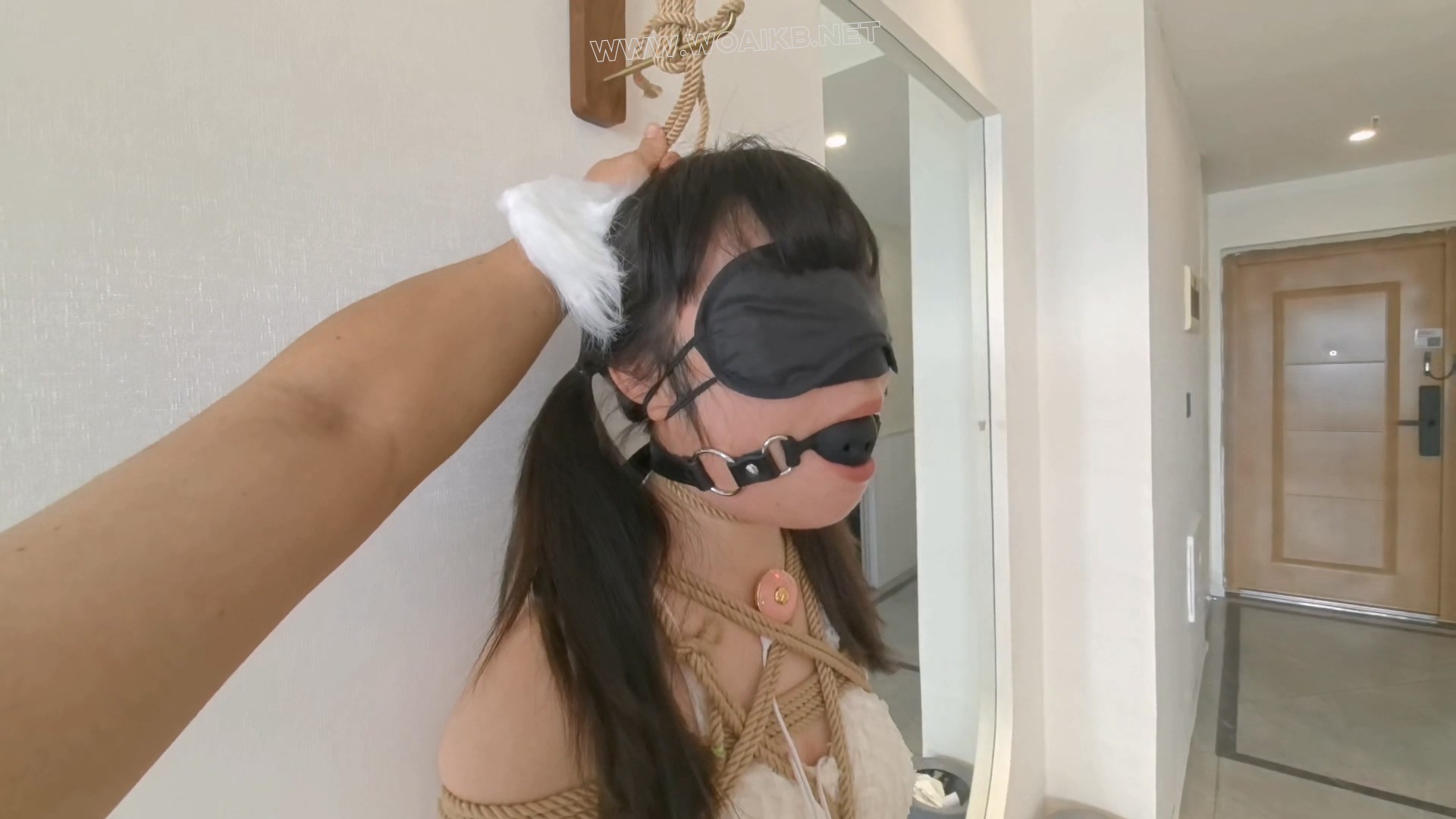 直立缚踮脚绞刑 掐BO 震动乳夹 微型入体TD贞操锁 肉丝白袜 SP TK 狐尾 单手套 电 预览图