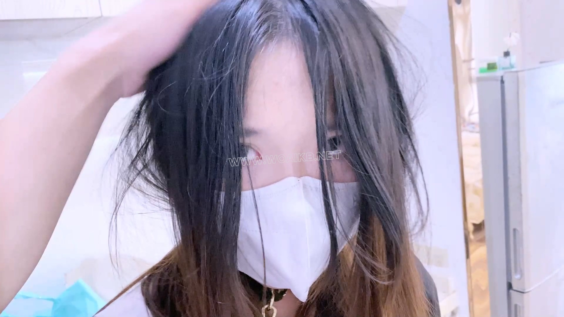 《吃鱼的喵》-第三集-女仆装皮革束缚+手铐+脚铐+项圈链子+口球+束缚手在背后+整理 预览图