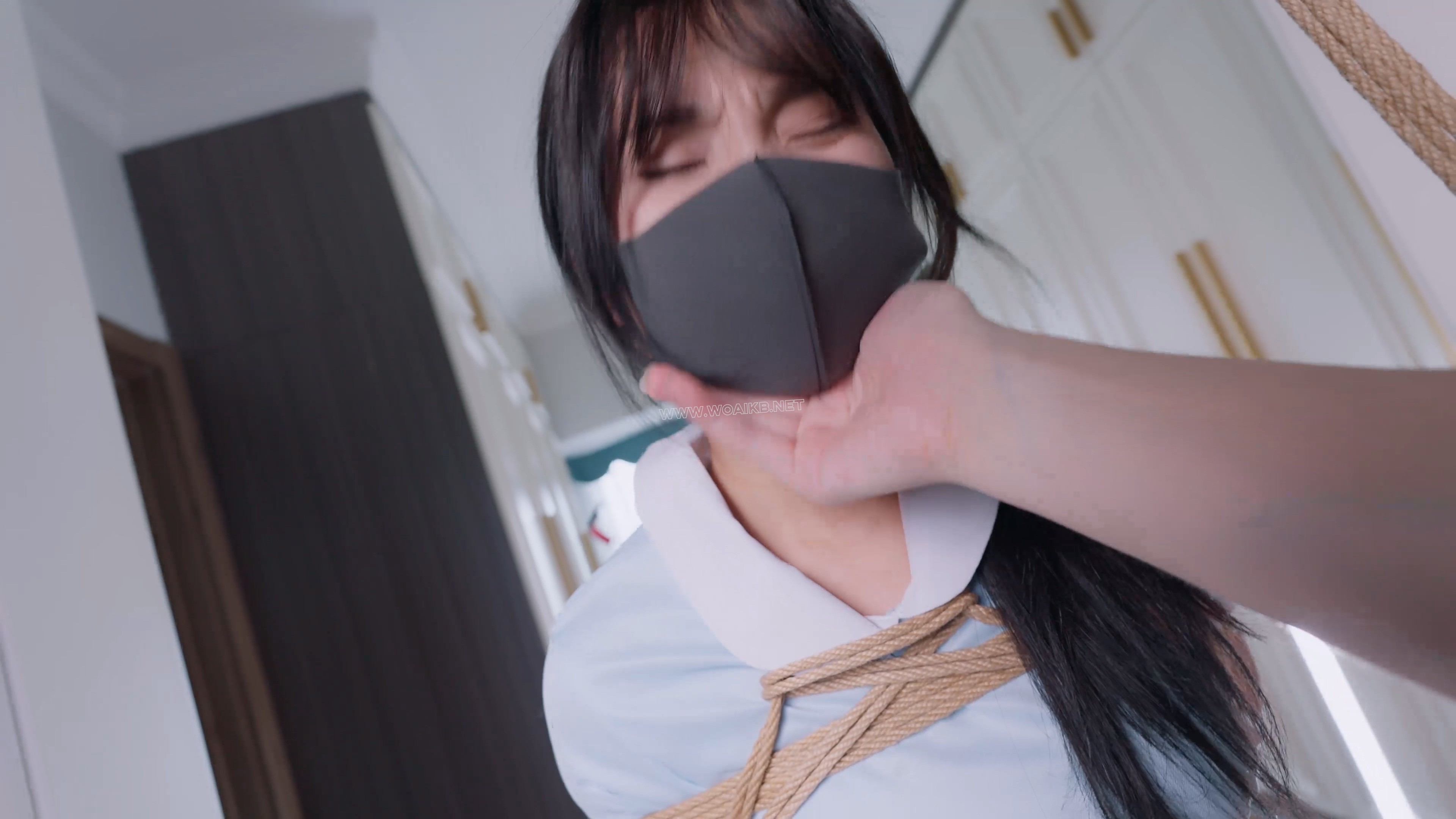 《猎艳记之好例来服务员》行车记录仪视角+极品乘客丝袜美脚露出诱惑，收到金主爸爸 预览图