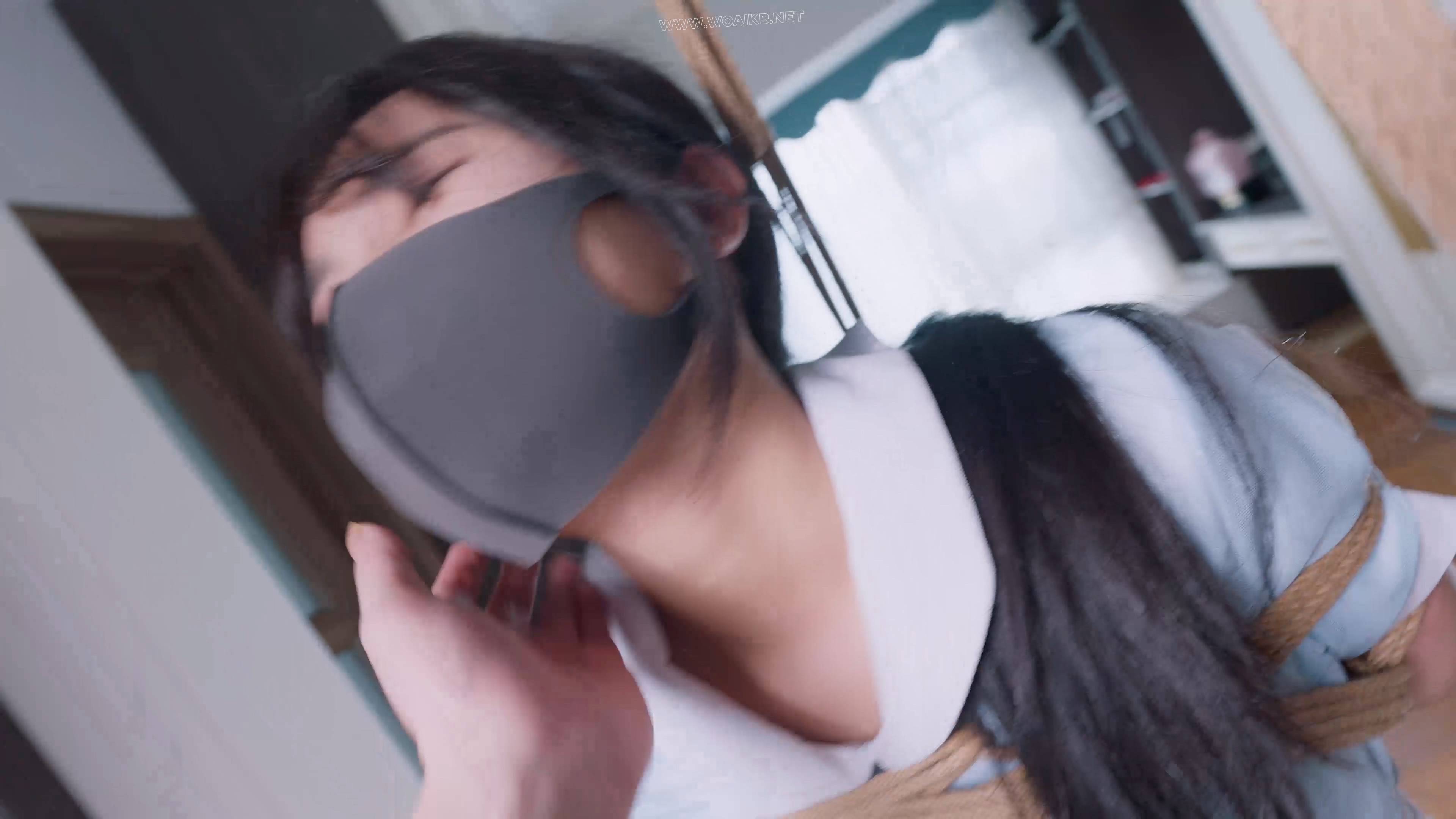 《猎艳记之好例来服务员》行车记录仪视角+极品乘客丝袜美脚露出诱惑，收到金主爸爸 预览图