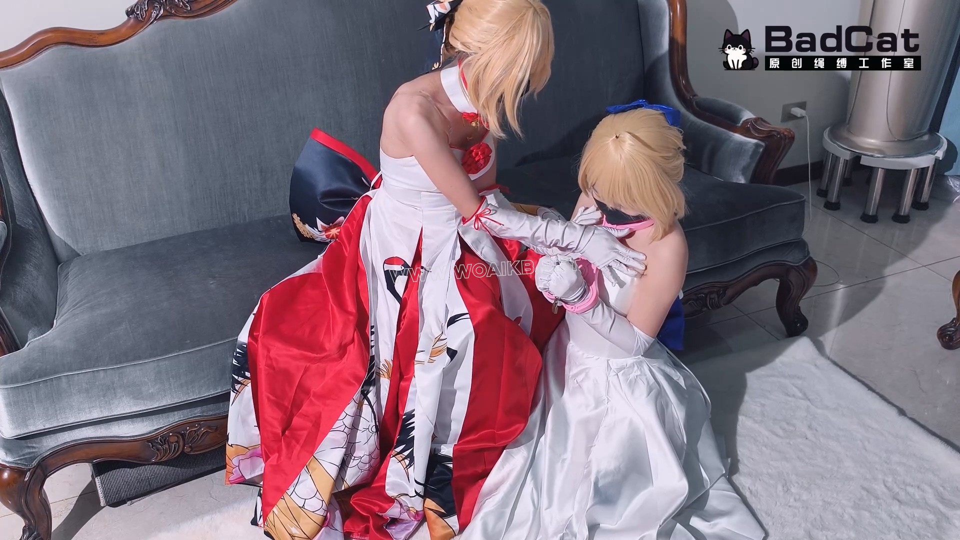 【双女Saber Cos】枷锁 跪侍 对镜羞辱 最后两人一起惨遭表哥和摄影师的强制猥亵！ 预览图