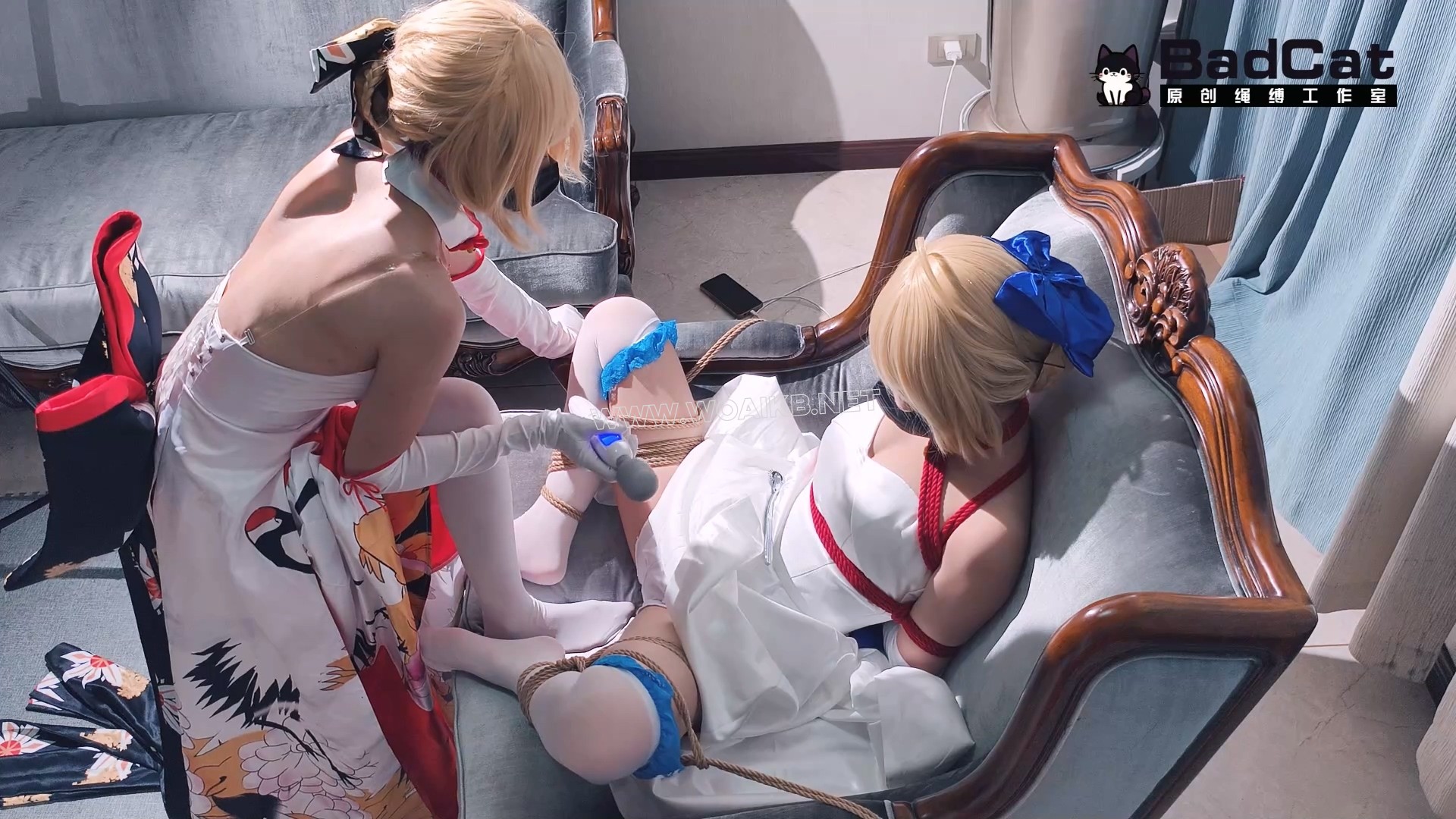 【双女Saber Cos】枷锁 跪侍 对镜羞辱 最后两人一起惨遭表哥和摄影师的强制猥亵！ 预览图