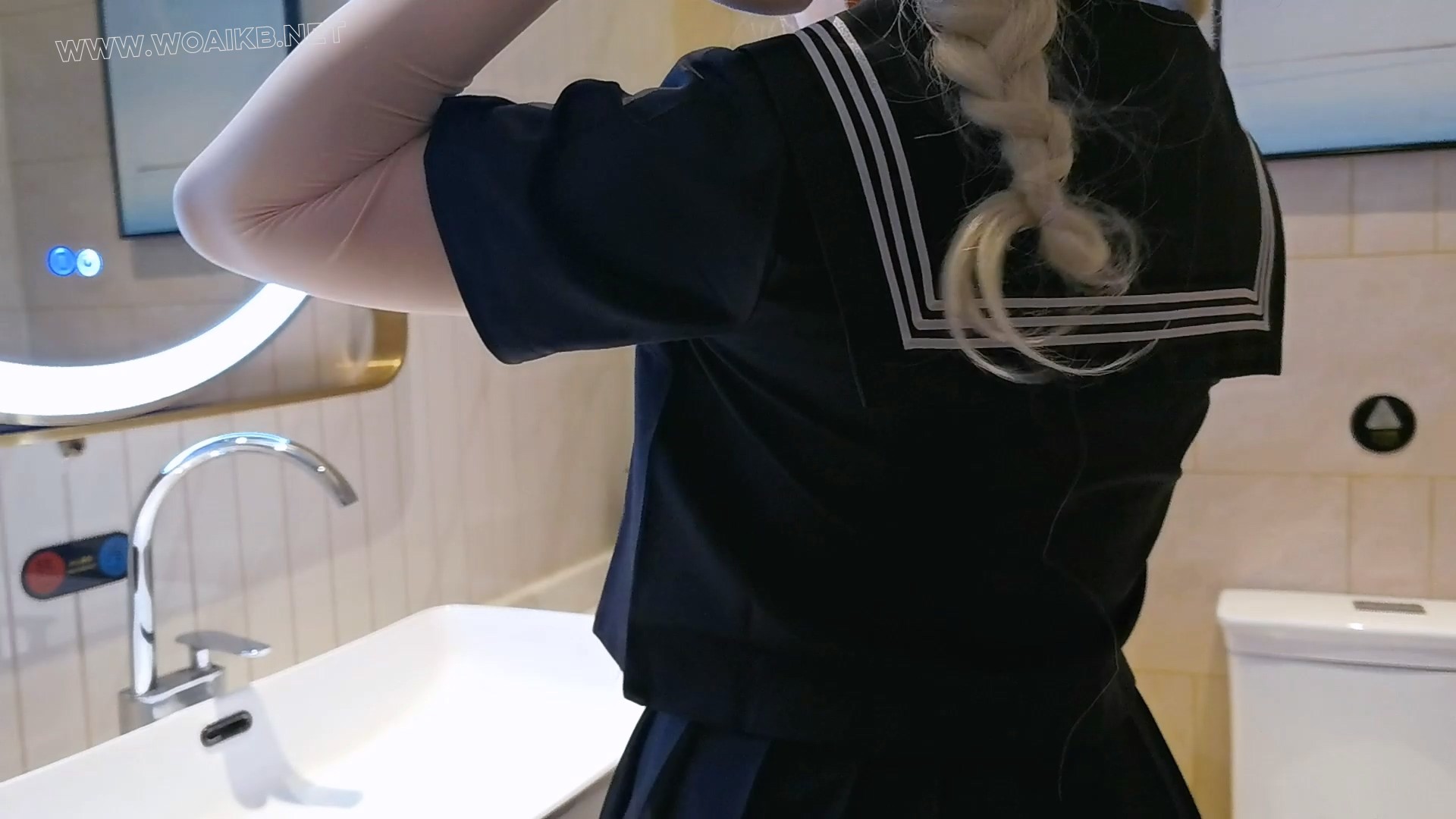 JK兔兔第一次尝试被gc -kiguumi、zentai、JK制服 预览图