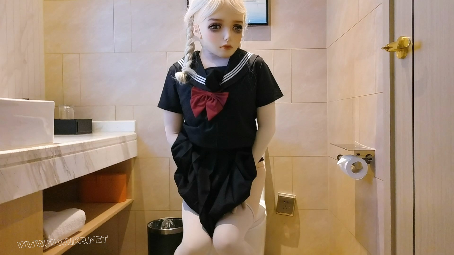 JK兔兔第一次尝试被gc -kiguumi、zentai、JK制服 预览图